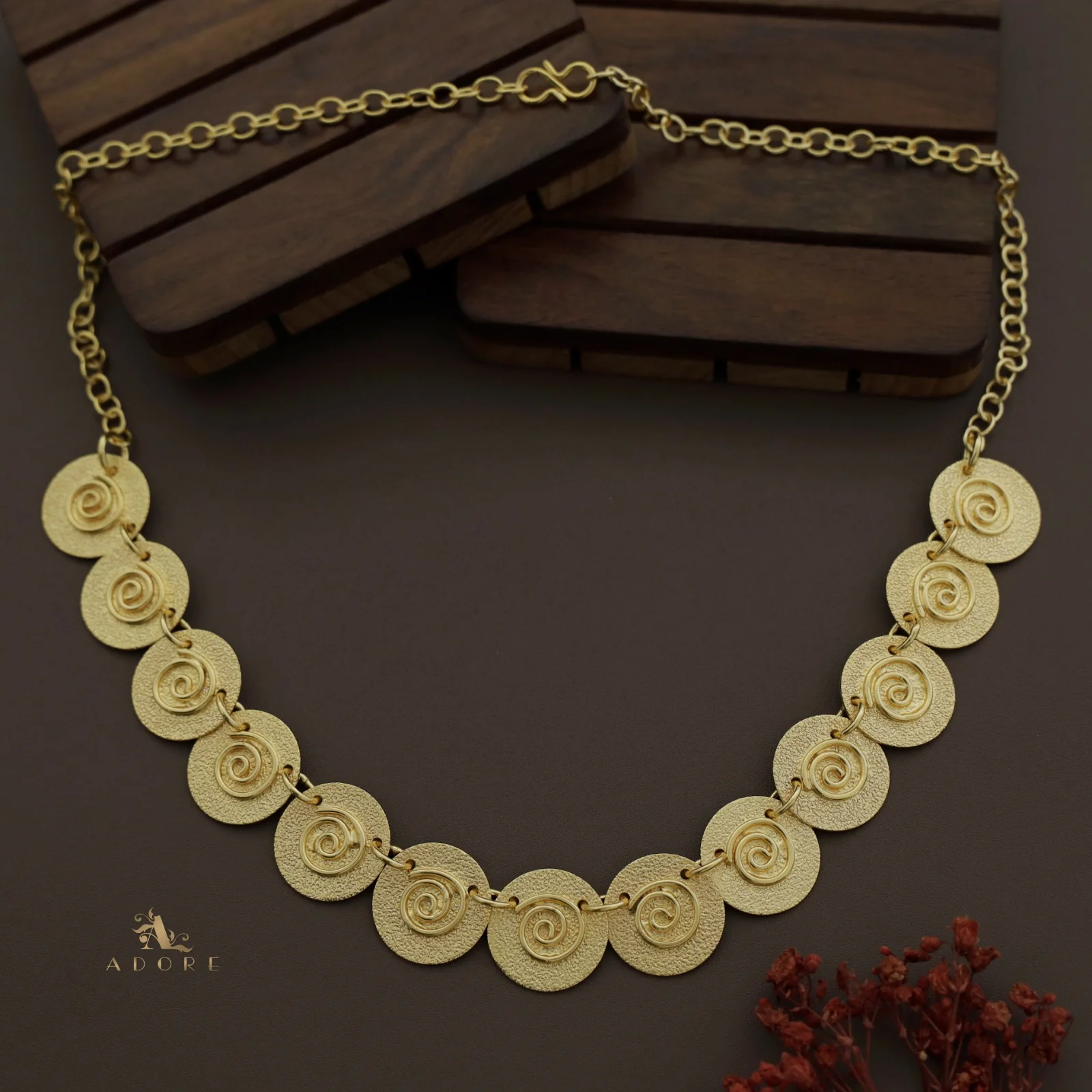 Golden Textured Loop Coin Neckpiece - Image 3