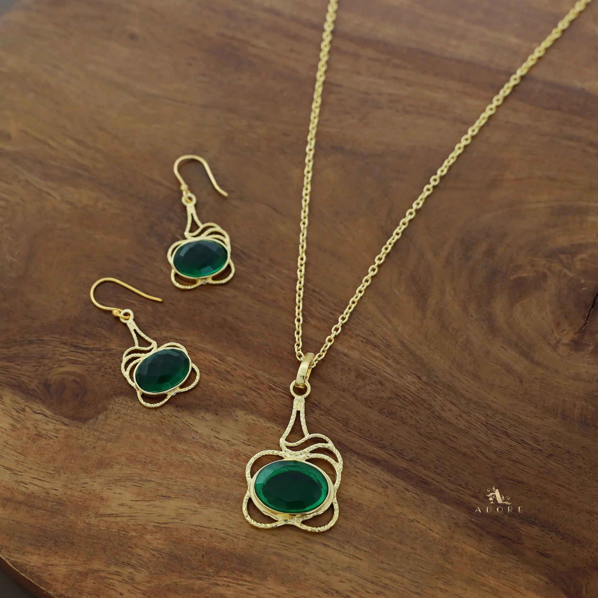 Golden Textured Oval Glossy Neckpiece With Drop - Image 4