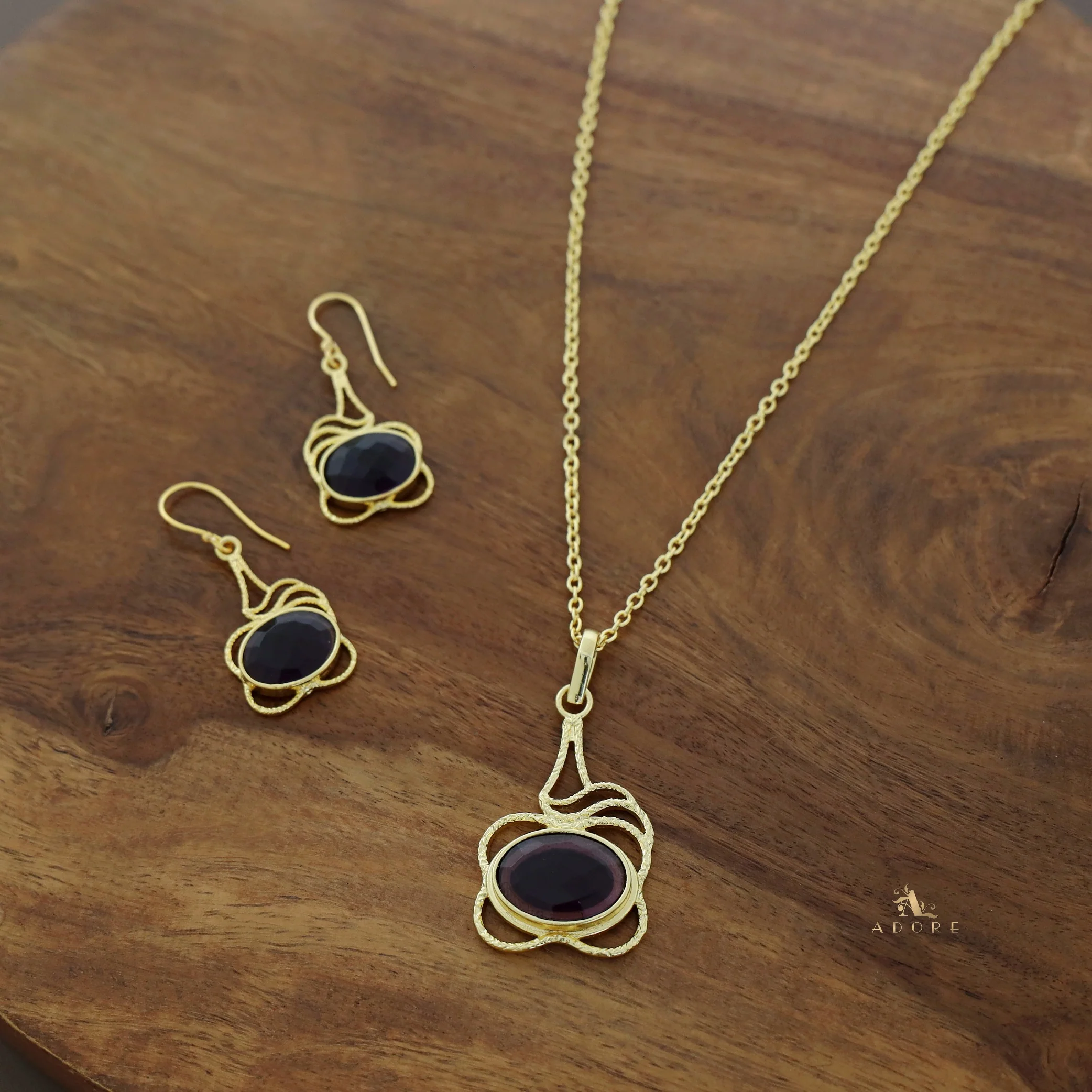 Golden Textured Oval Glossy Neckpiece With Drop - Image 5