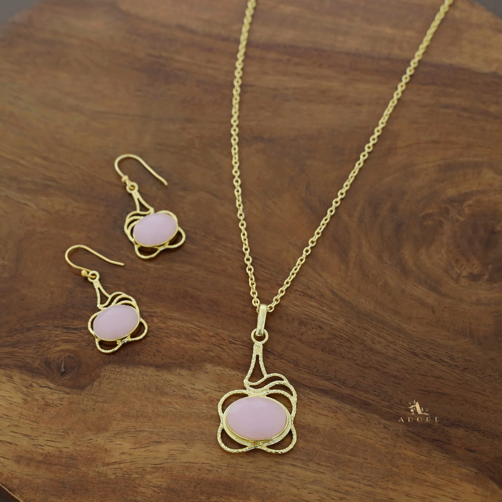 Golden Textured Oval Glossy Neckpiece With Drop - Image 6