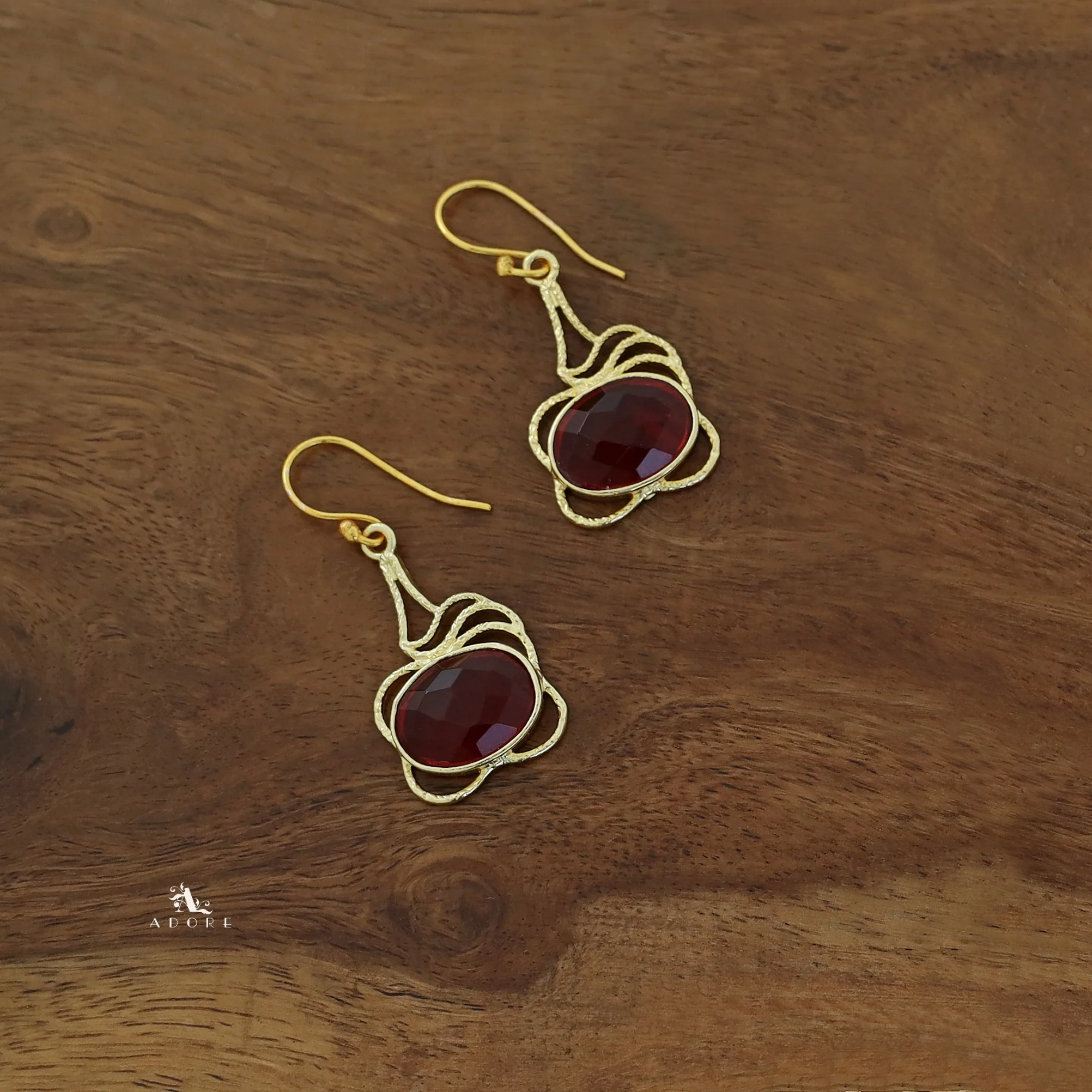 Golden Textured Oval Glossy Neckpiece With Drop - Image 9