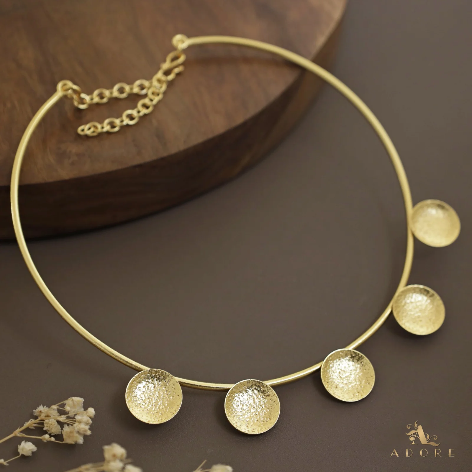 Golden Textured Penta Thoda Neckpiece / Neck Cuff - Image 3