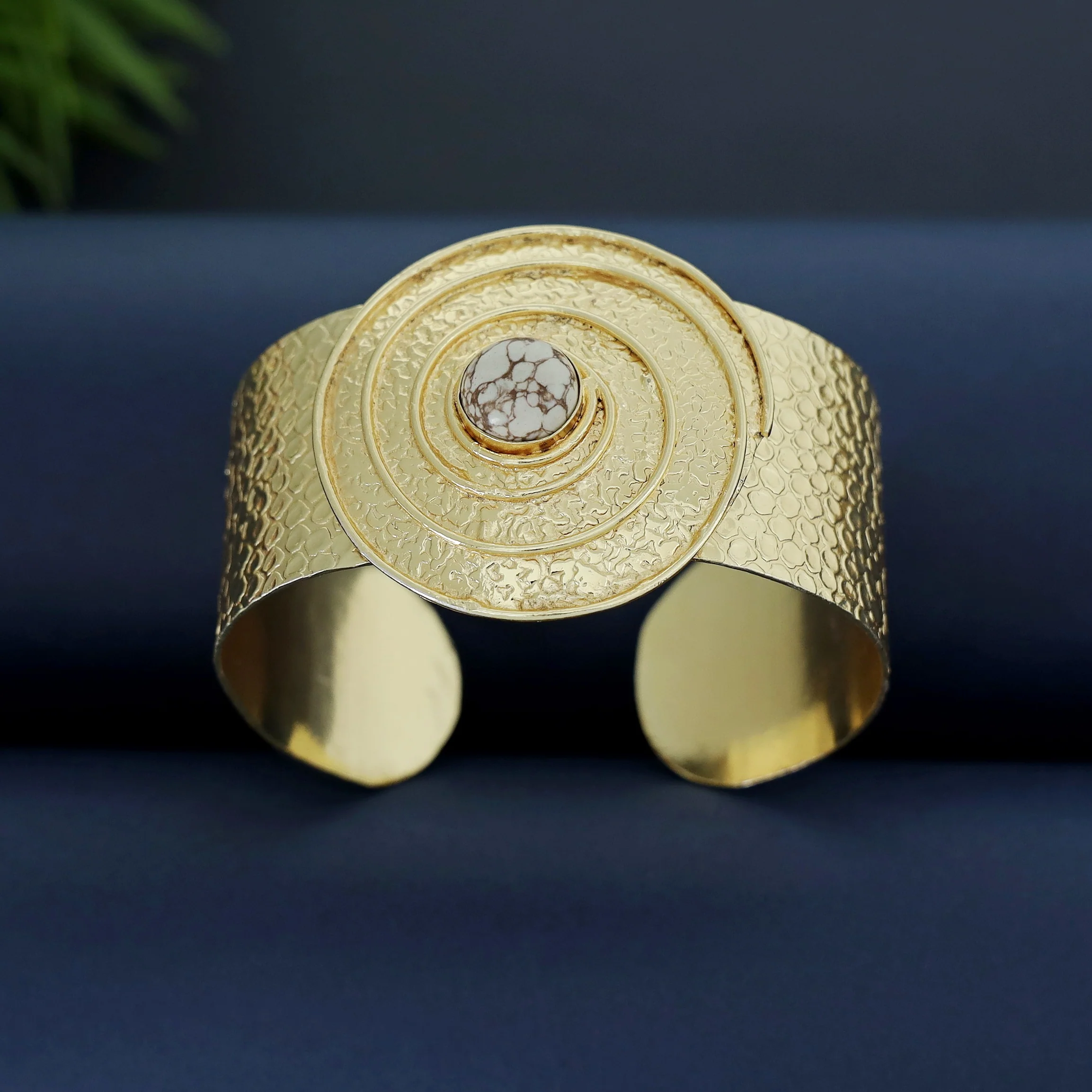 Vaanya Golden Textured Spiral Bangle - Image 3