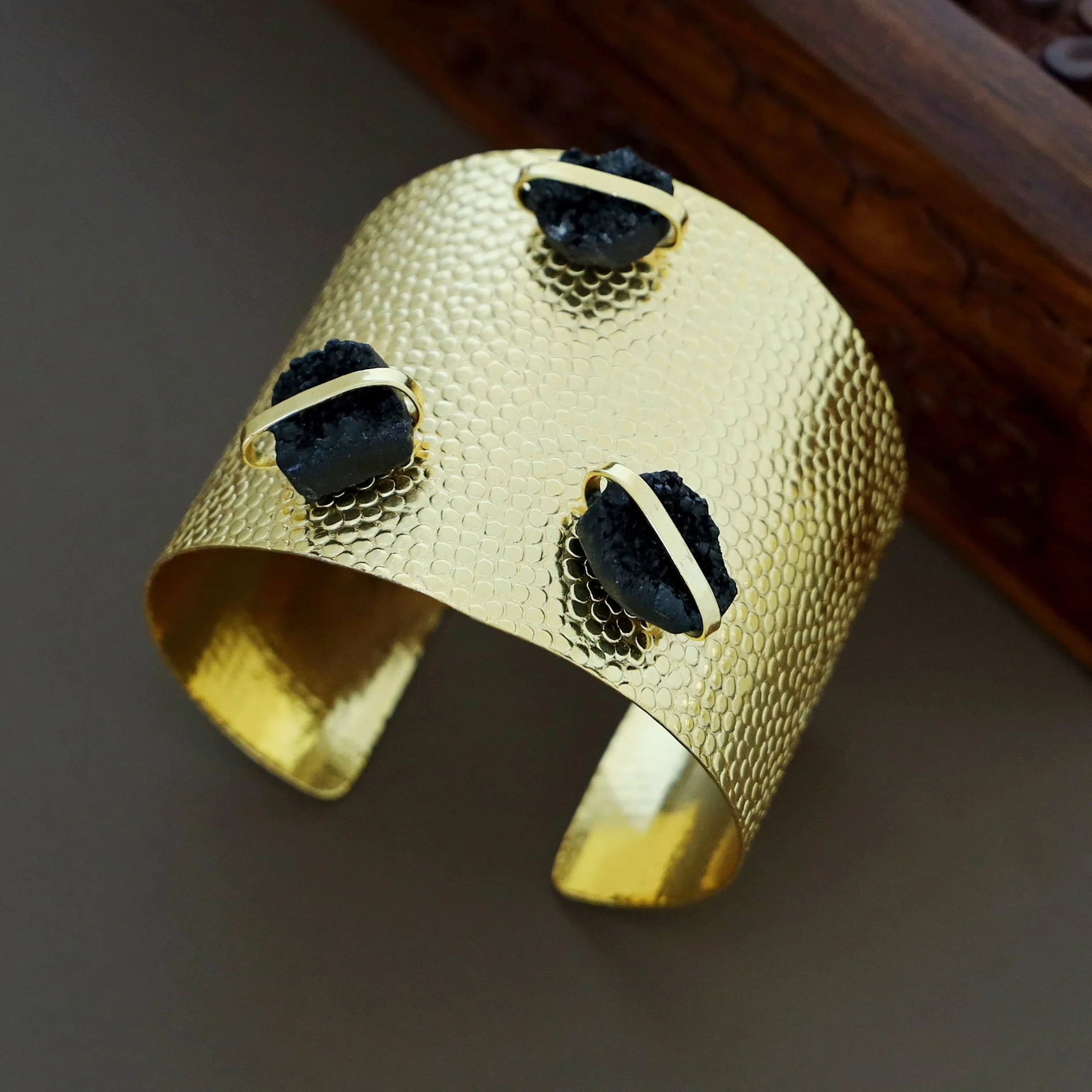Golden Textured Tri Druzy Stone Hand Cuff - Image 6