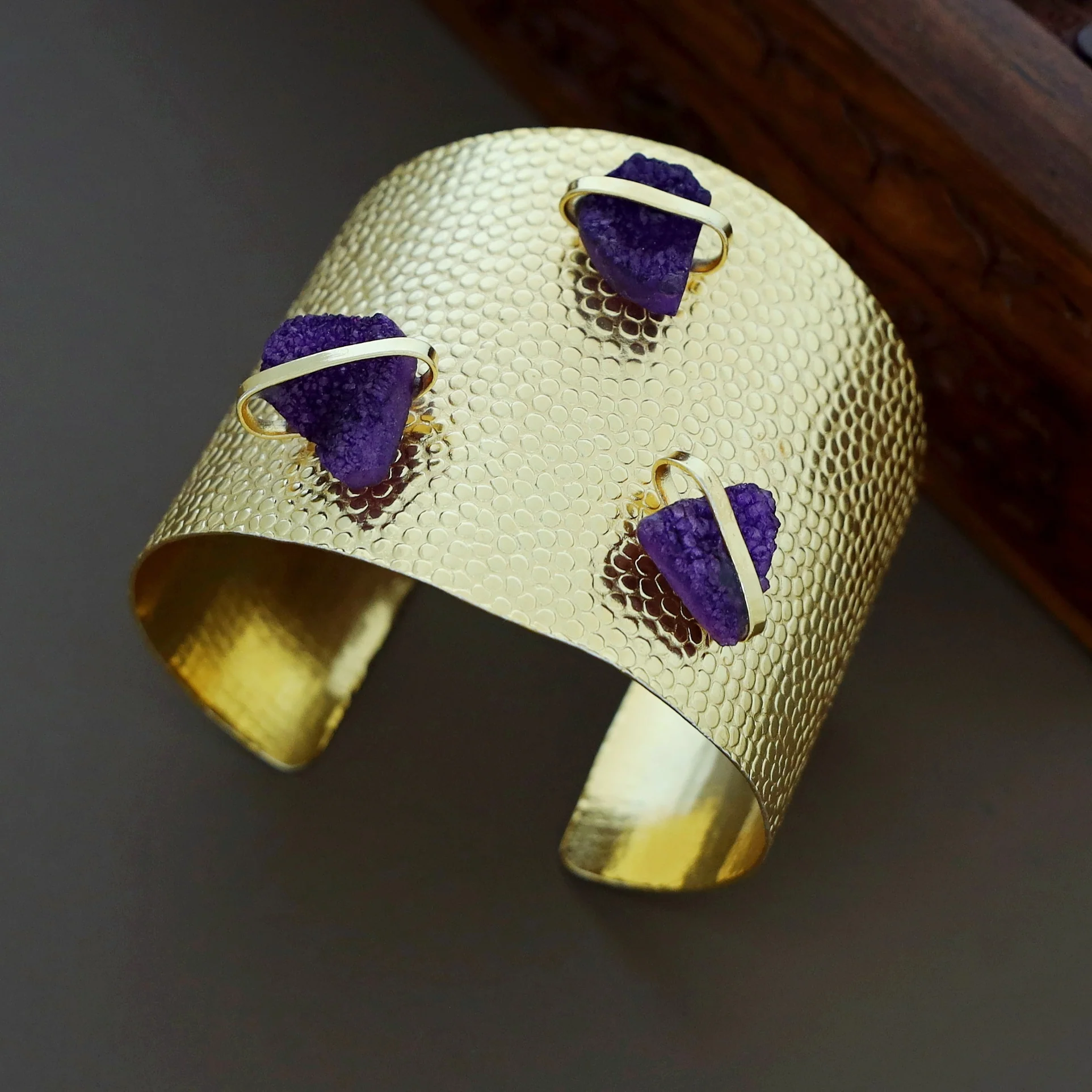 Golden Textured Tri Druzy Stone Hand Cuff - Image 9