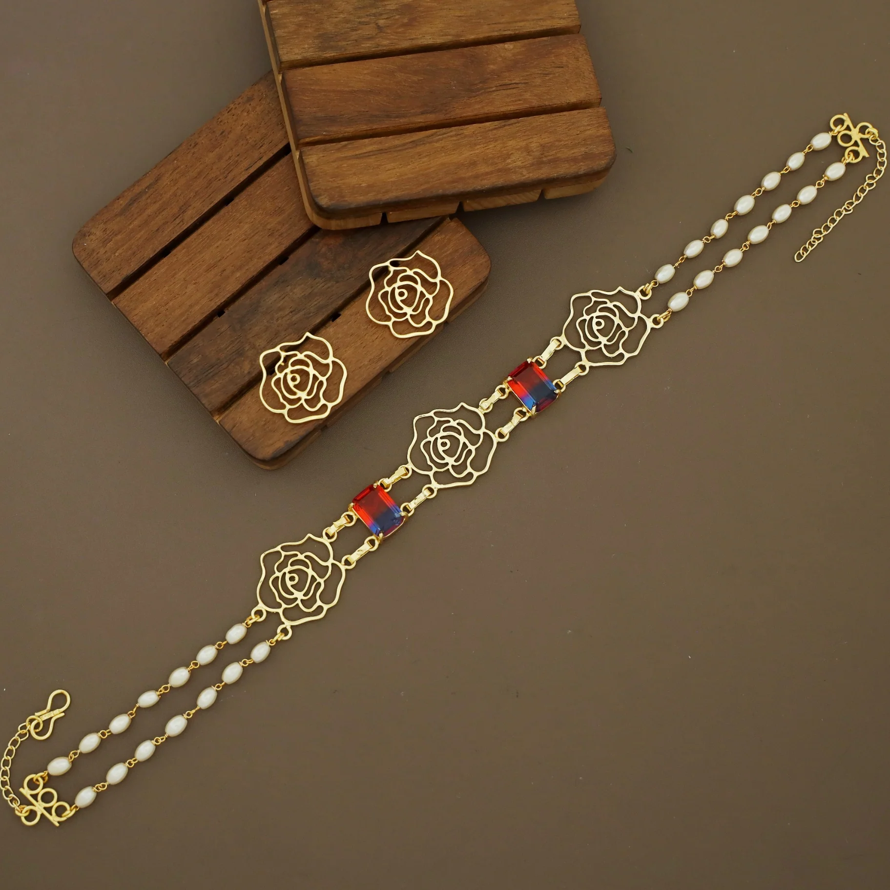Golden Tri Raazi 2 Layer Rice Pearl Glossy Choker With Earring - Image 8