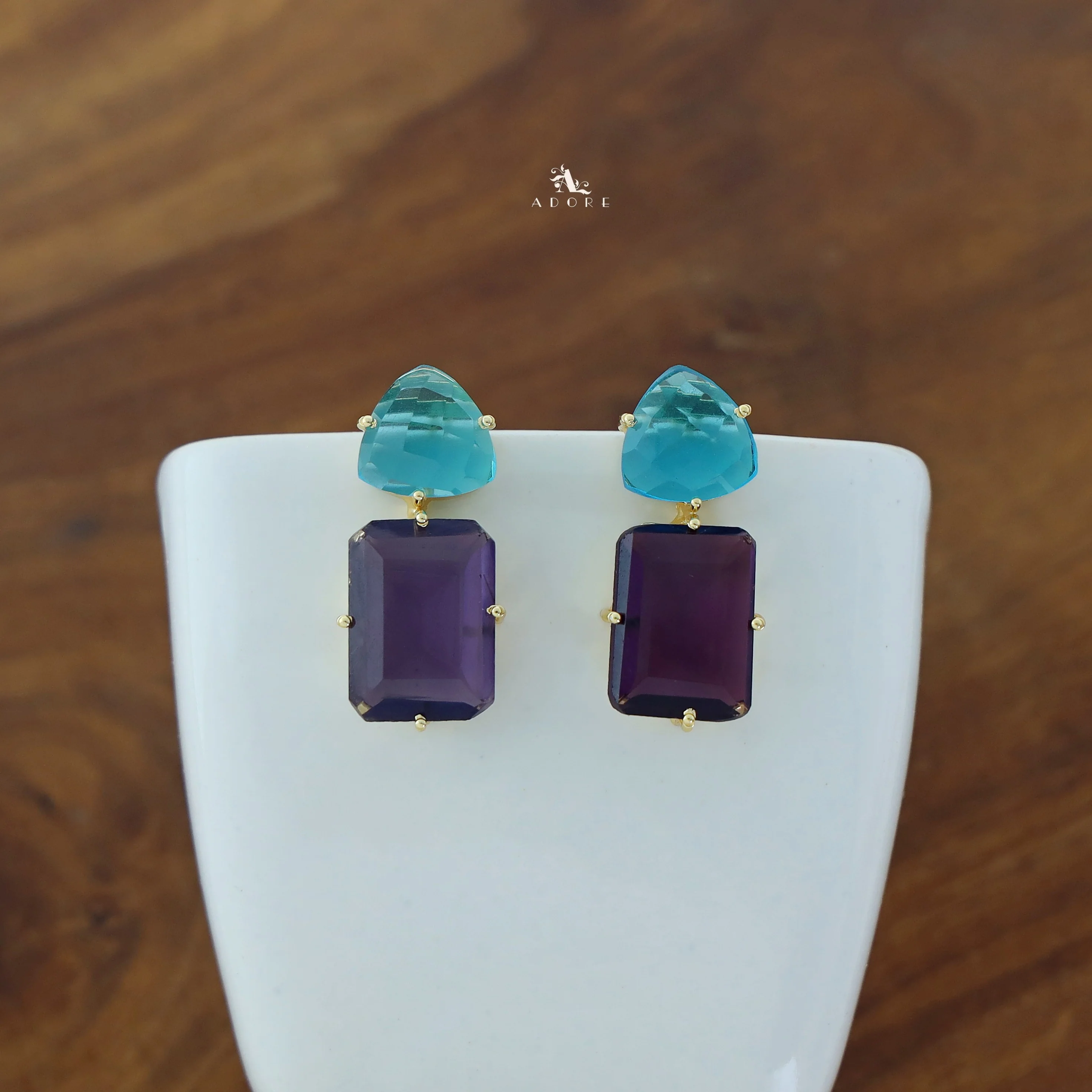 Golden Triangle And Rectangle Glossy Claw Earring - Image 13