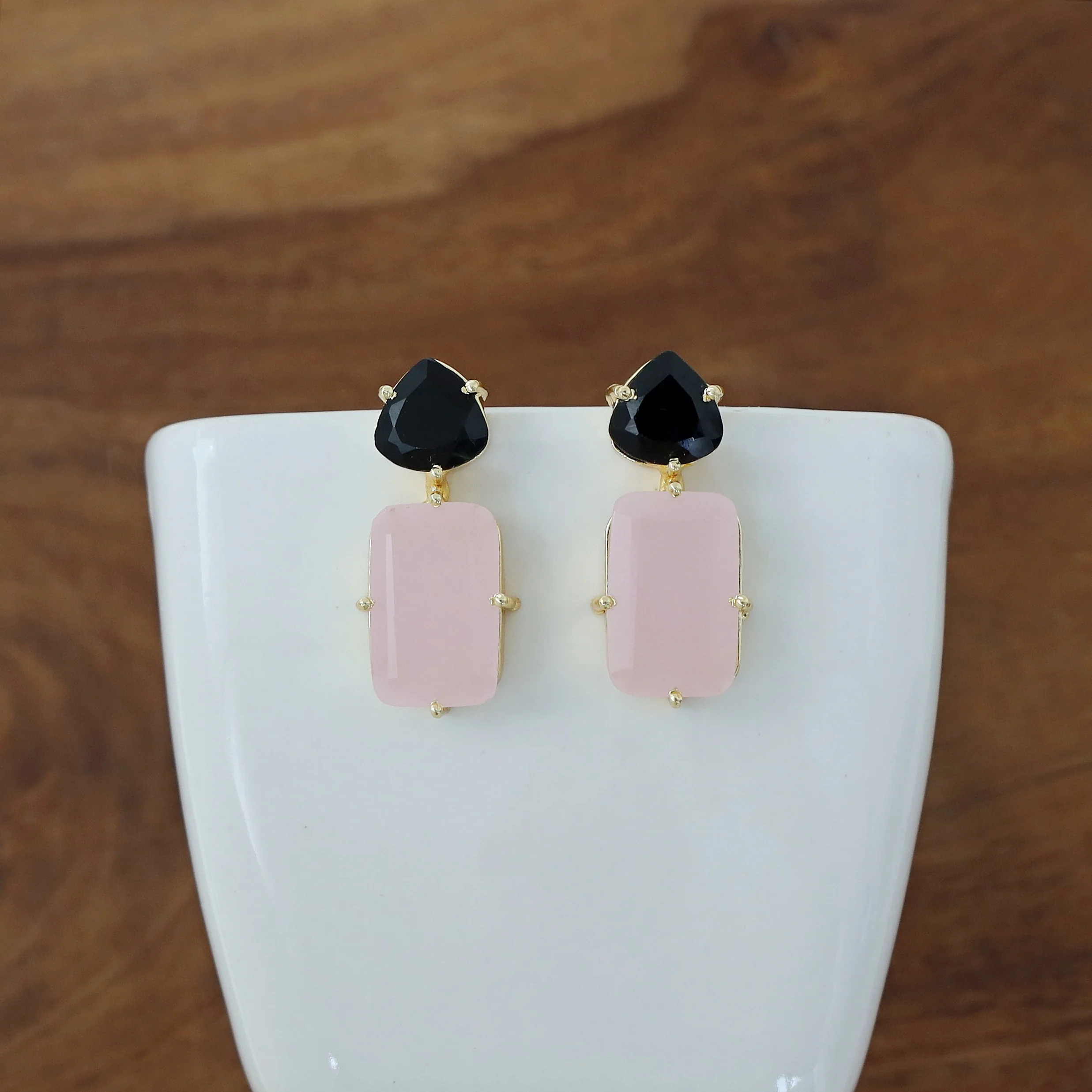 Golden Triangle And Rectangle Glossy Claw Earring - Image 6