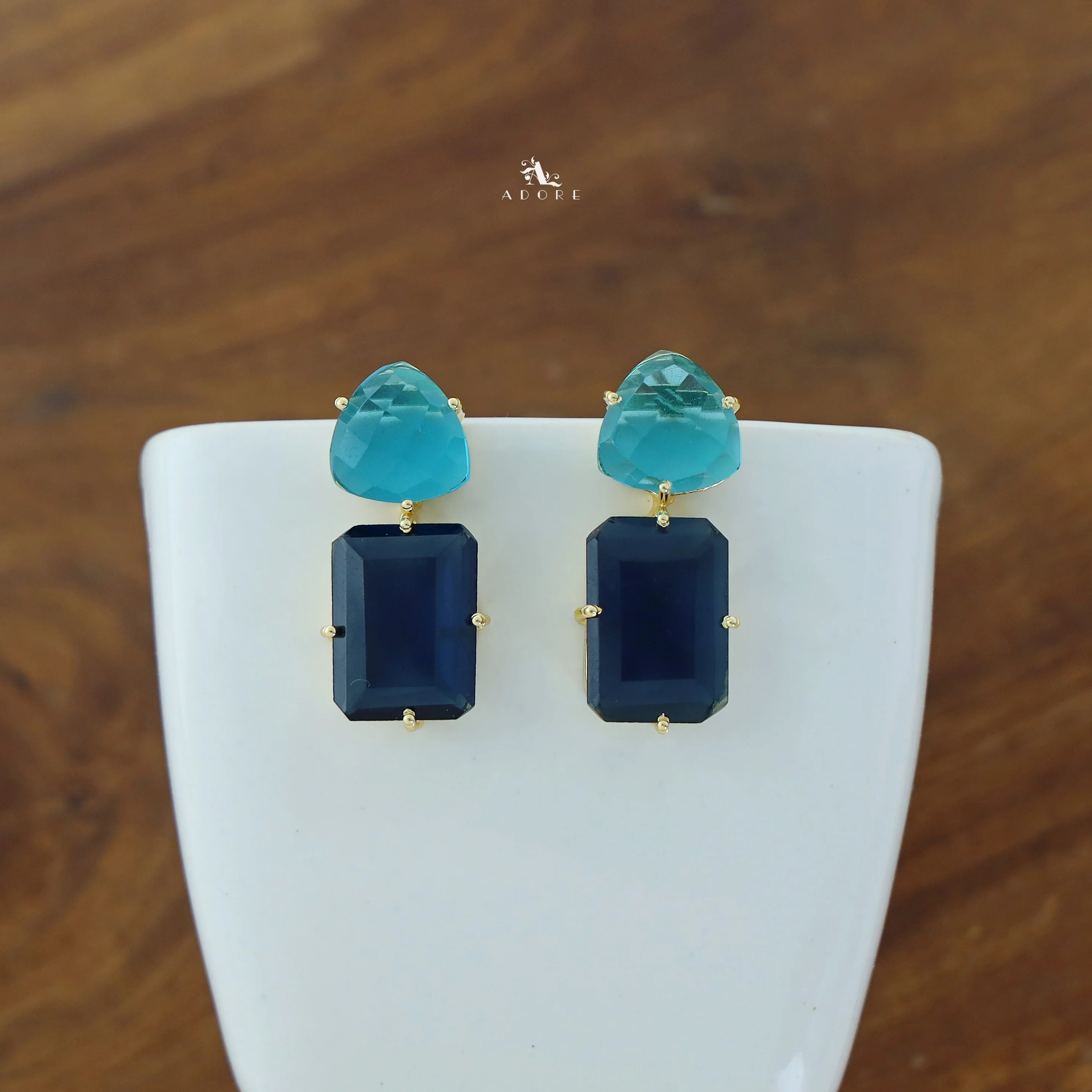 Golden Triangle And Rectangle Glossy Claw Earring - Image 7