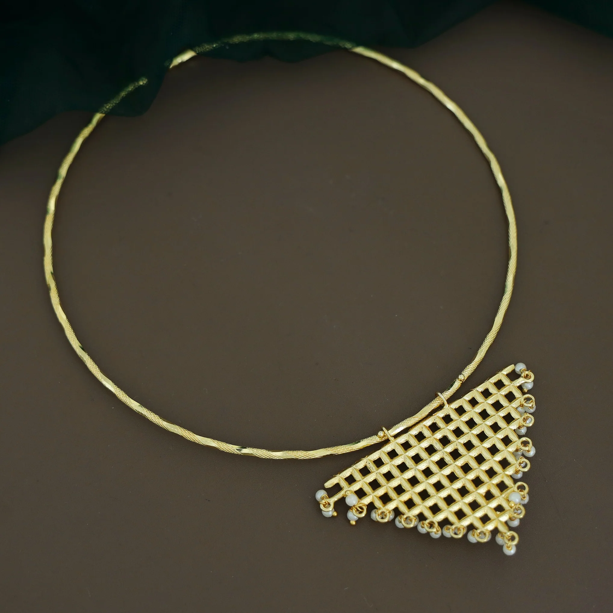Sukhwinder Golden Triangle Pearl Hammered Neck Cuff - Image 4