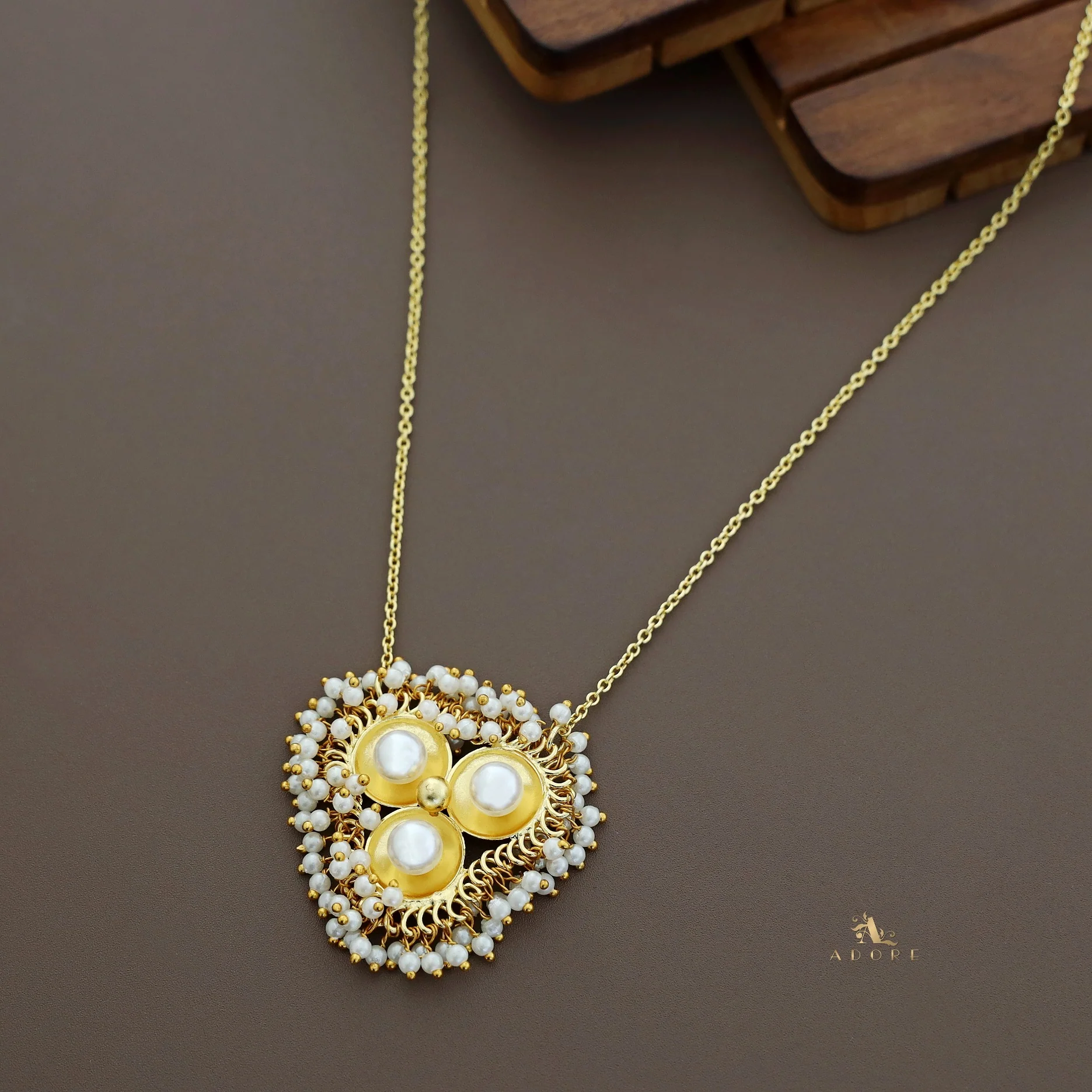 Golden Triangle Tri Circle Pearl Cluster Neckpiece - Image 4