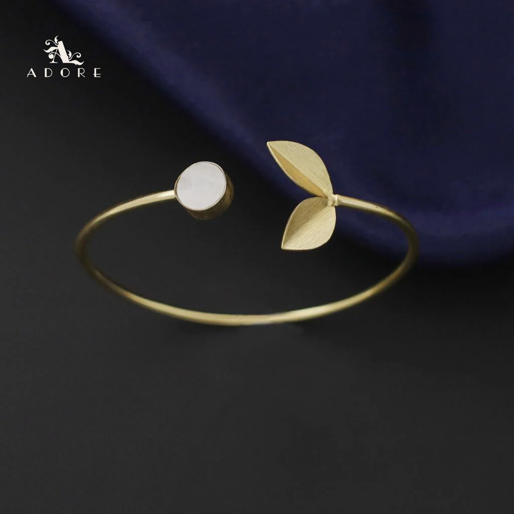 Golden Twin Fold Leafy Round Glossy Bangle - Image 17