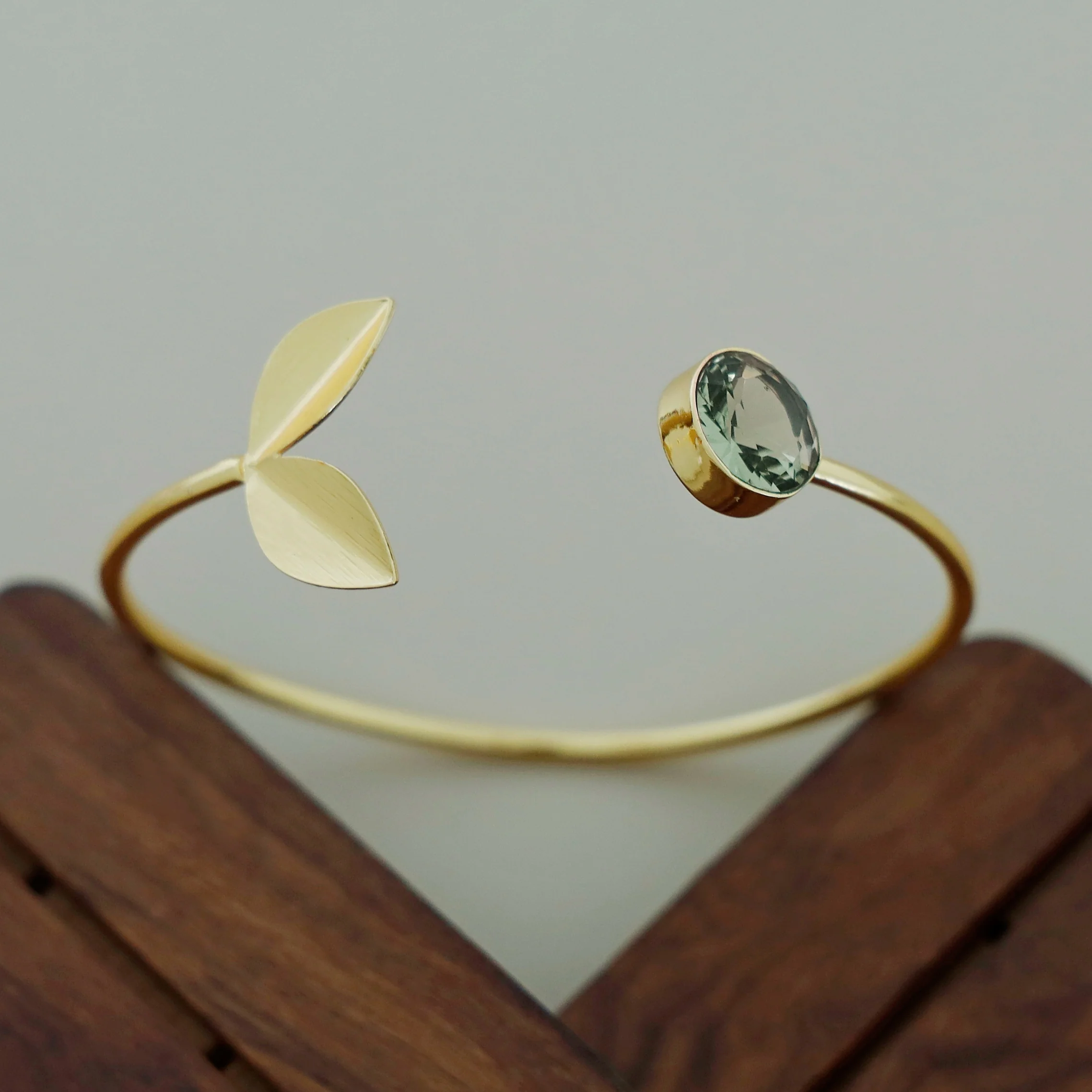 Golden Twin Fold Leafy Round Glossy Bangle - Image 21