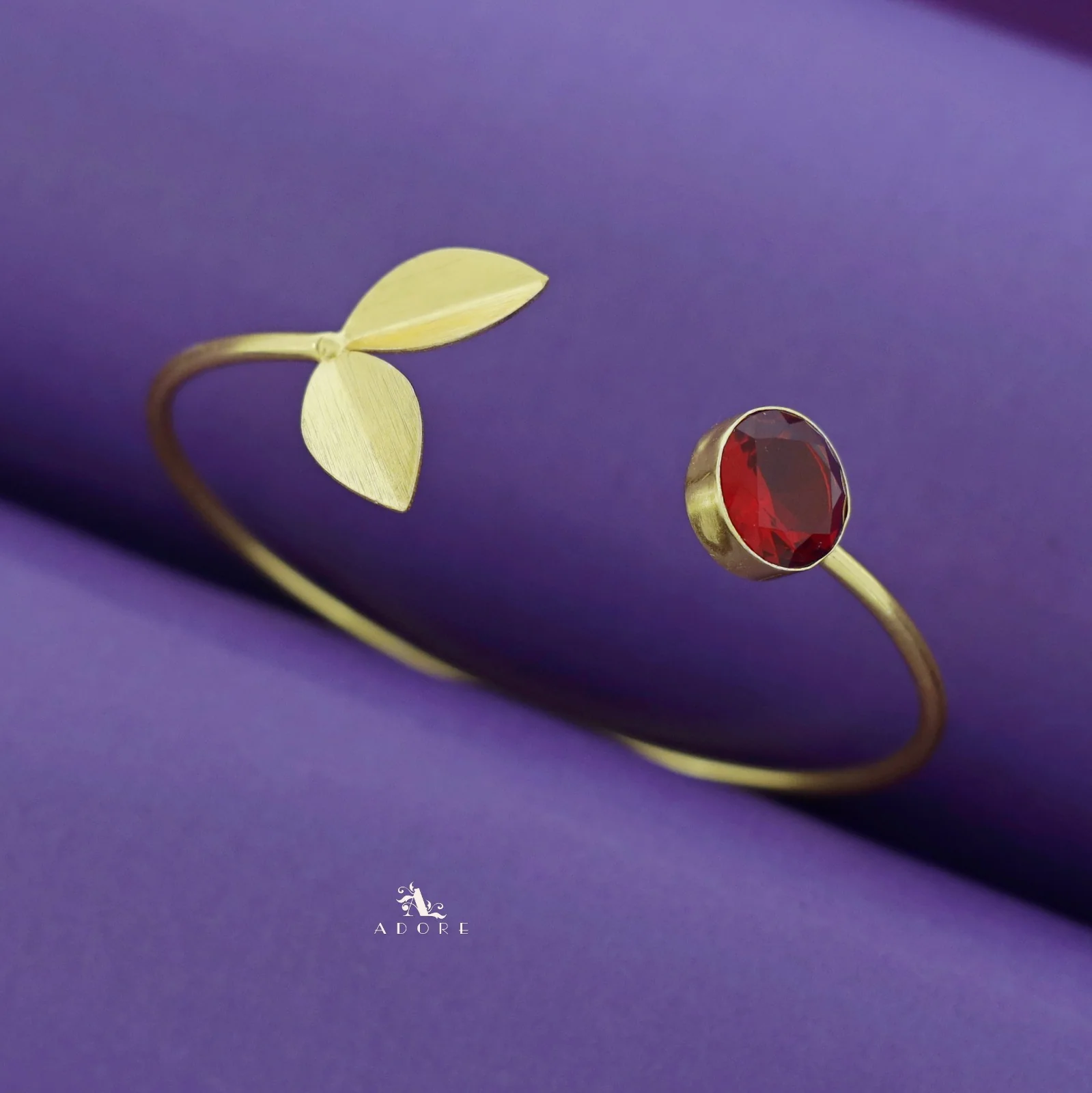 Golden Twin Fold Leafy Round Glossy Bangle - Image 4