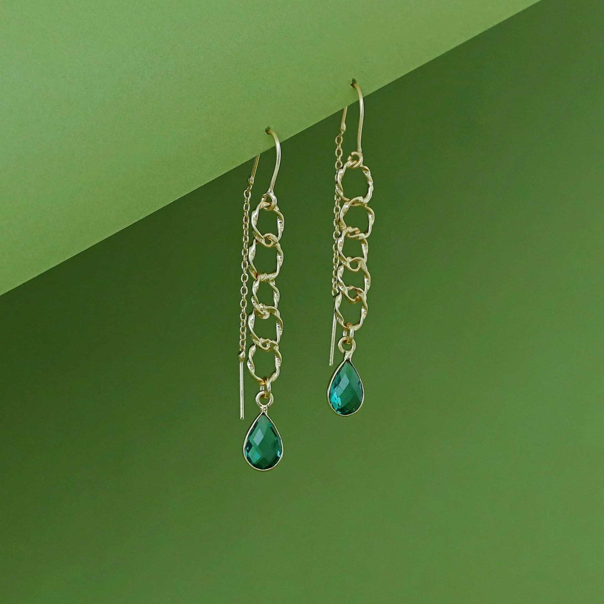 Golden Circle Glossy Drop Needle And Thread Earring - Image 2