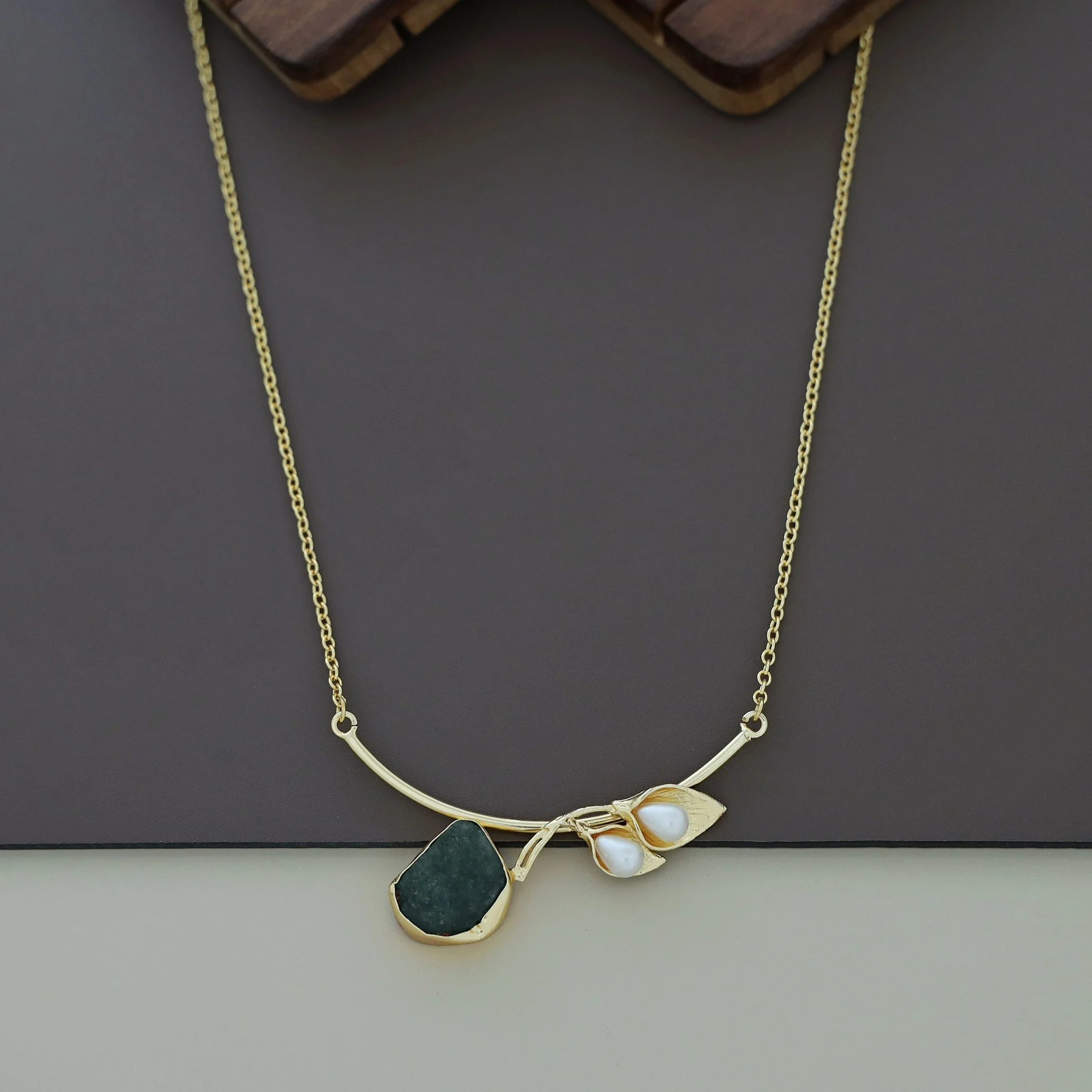 Golden Two Fold Leafy Pearl Raw Stone Neckpiece - Image 12