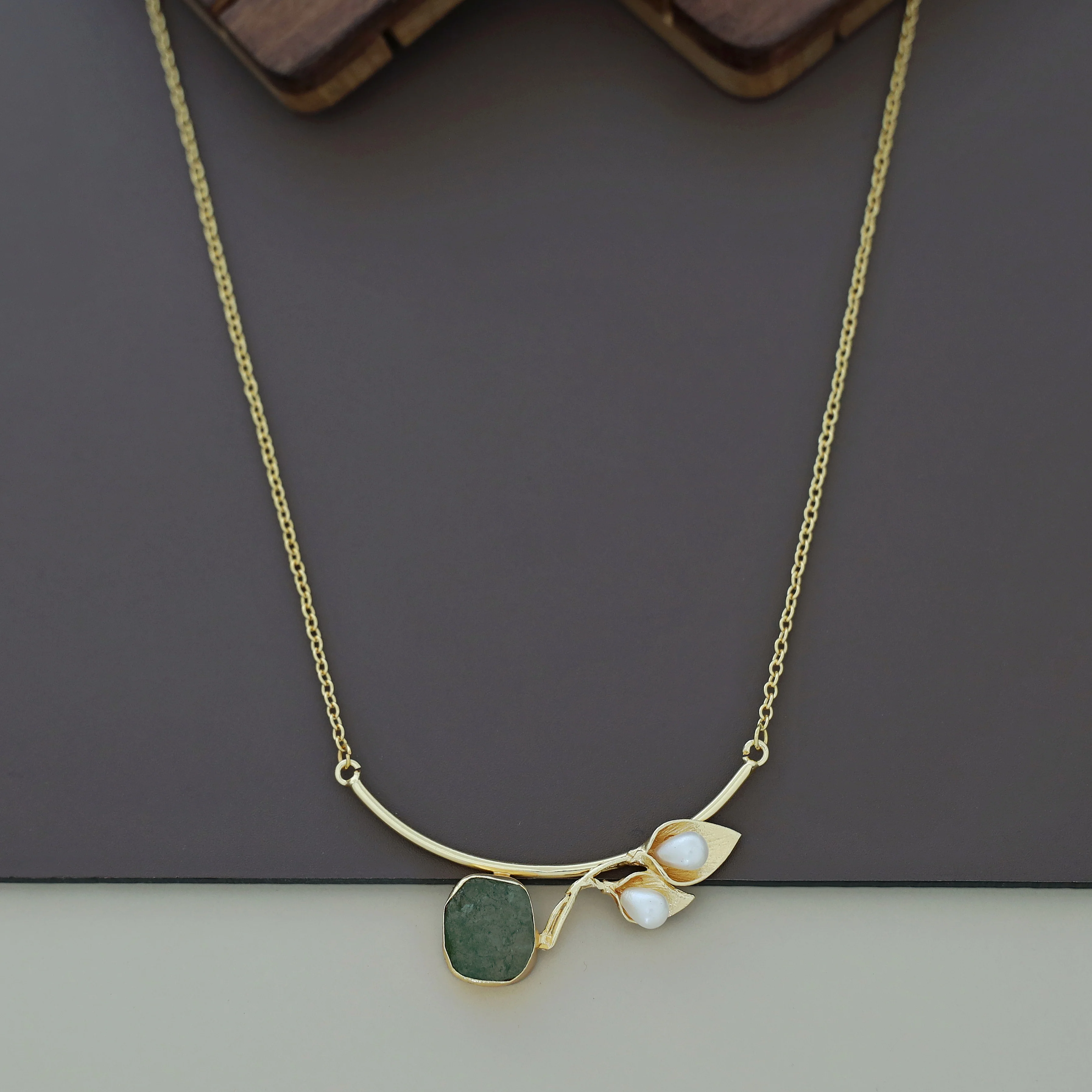 Golden Two Fold Leafy Pearl Raw Stone Neckpiece - Image 15