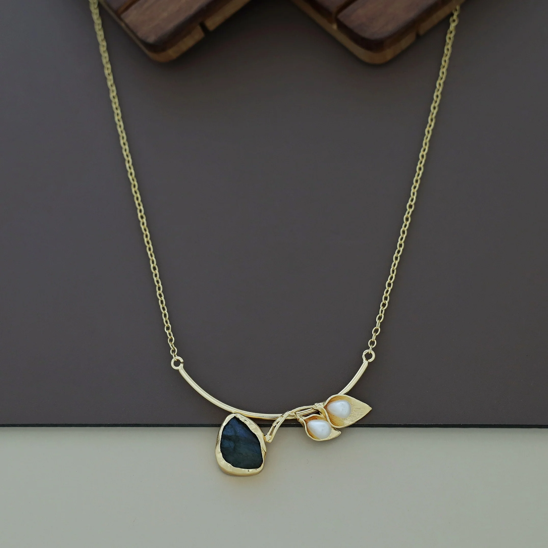 Golden Two Fold Leafy Pearl Raw Stone Neckpiece - Image 16