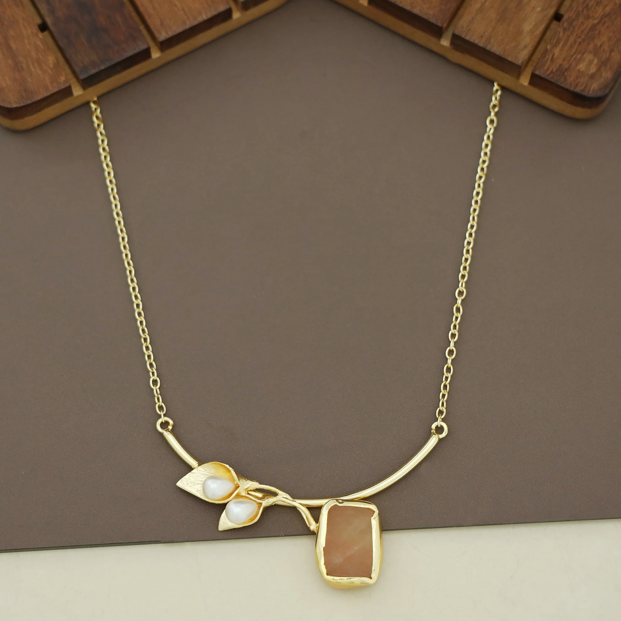 Golden Two Fold Leafy Pearl Raw Stone Neckpiece - Image 21