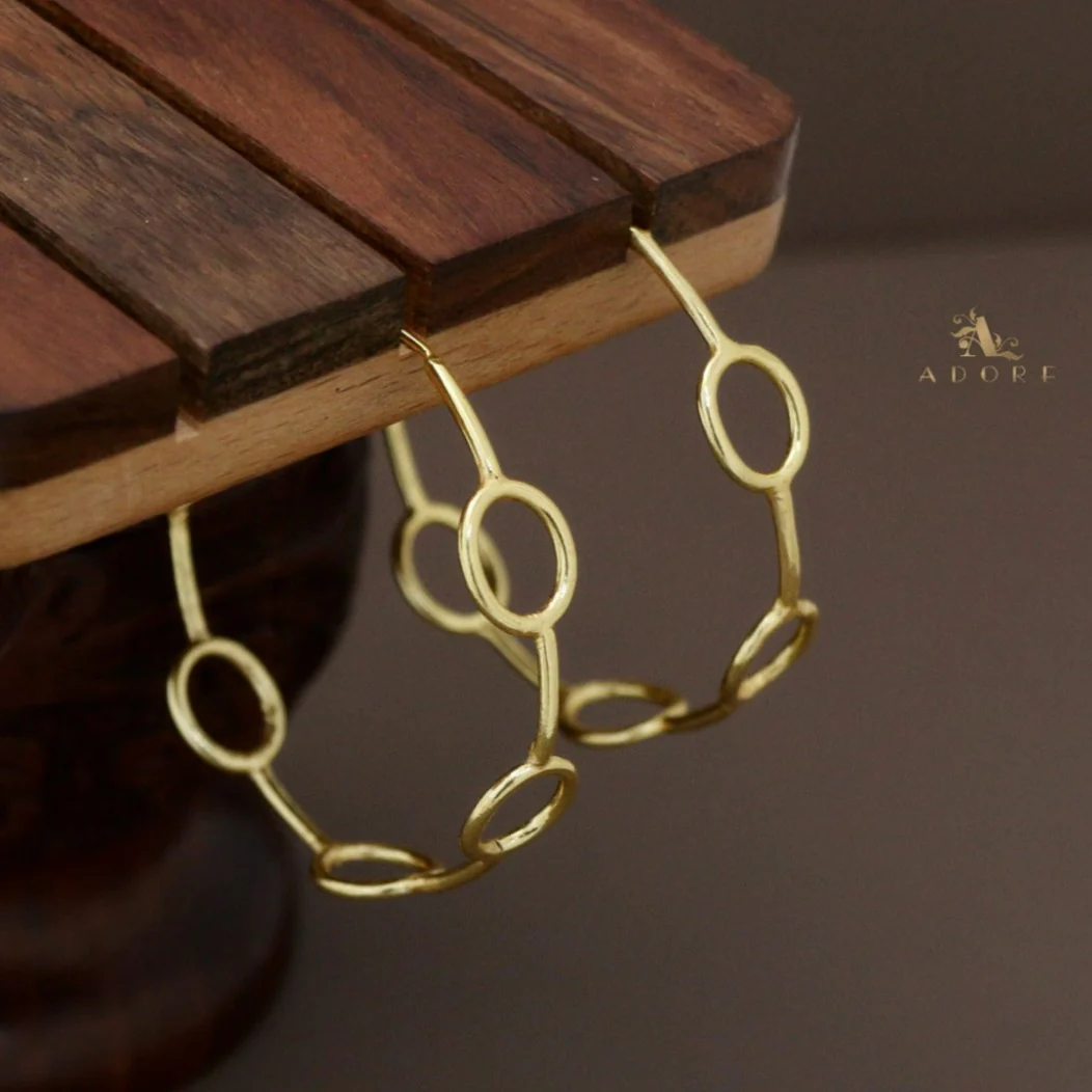 Golden Verna Oval Medium Earring - Image 3