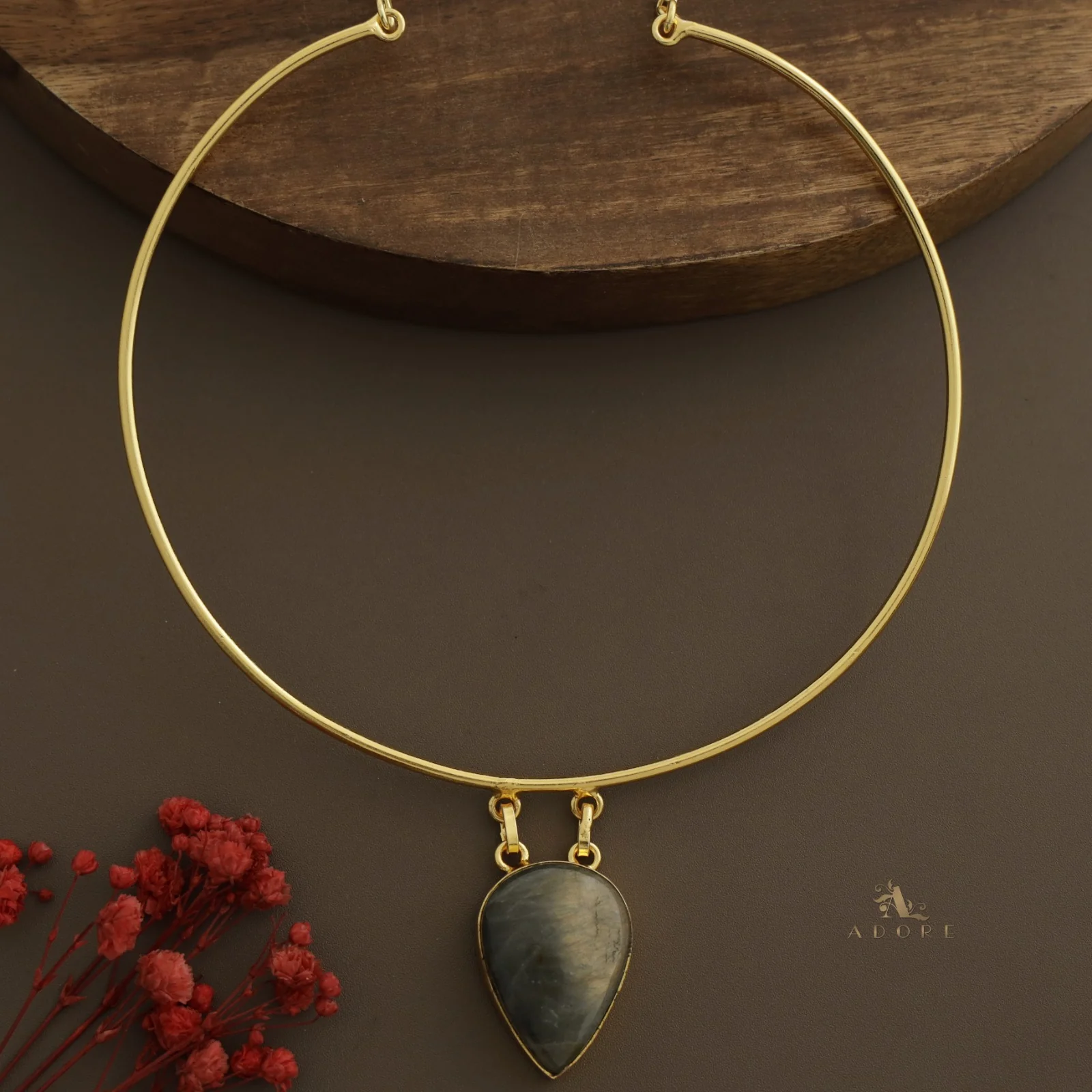 Golden Vriha Neck Cuff - Image 15