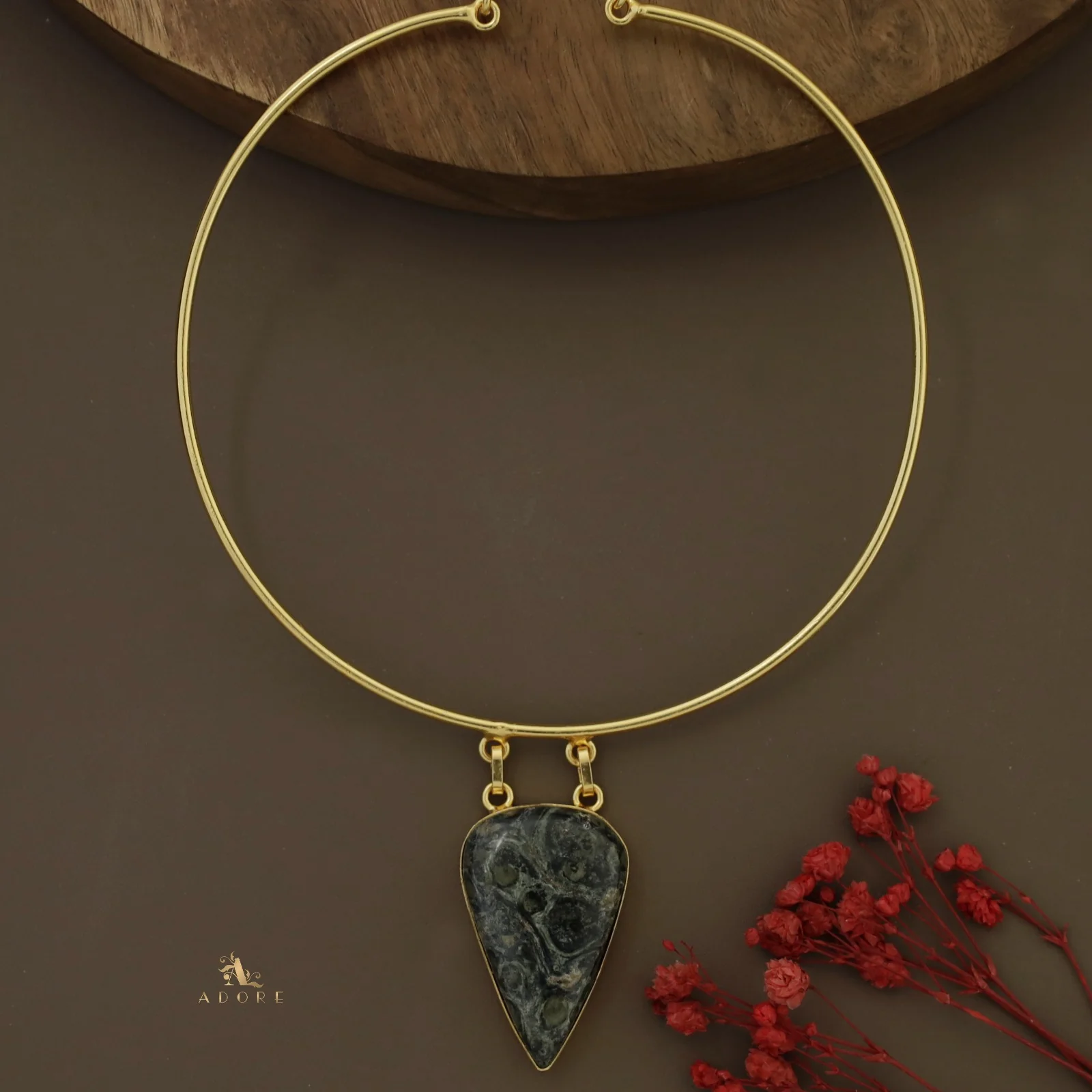 Golden Vriha Neck Cuff - Image 30