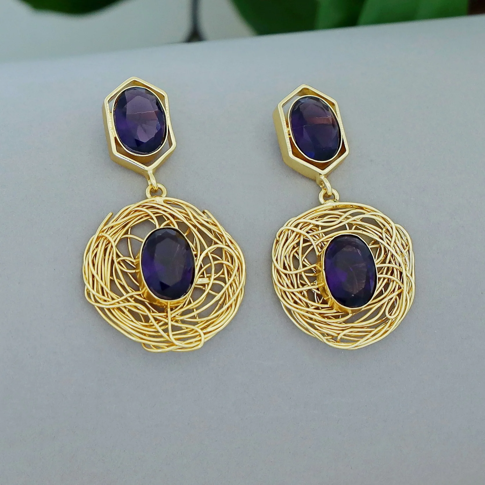 Golden Wired Dual Oval Glossy Stone Earring - Image 4