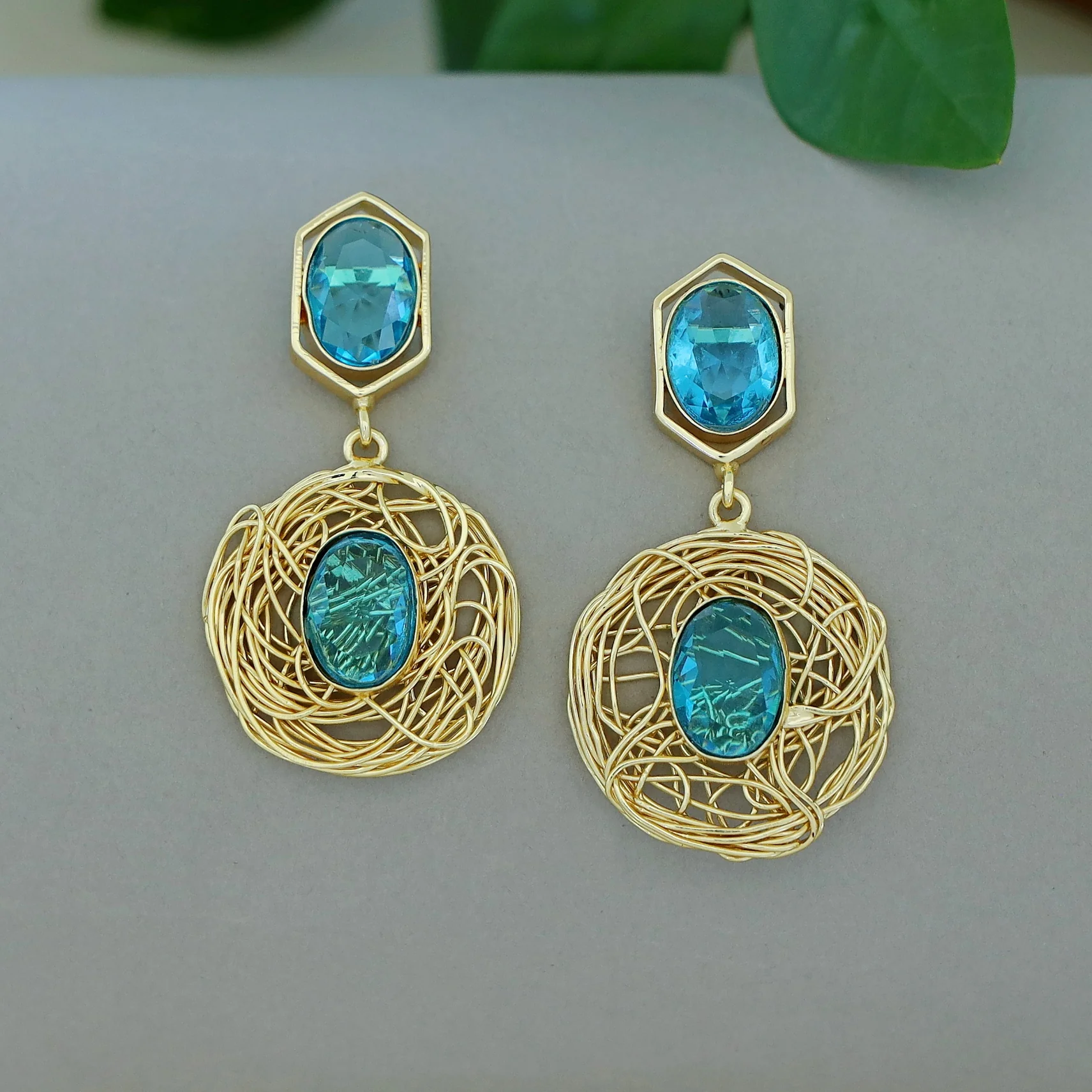 Golden Wired Dual Oval Glossy Stone Earring - Image 6