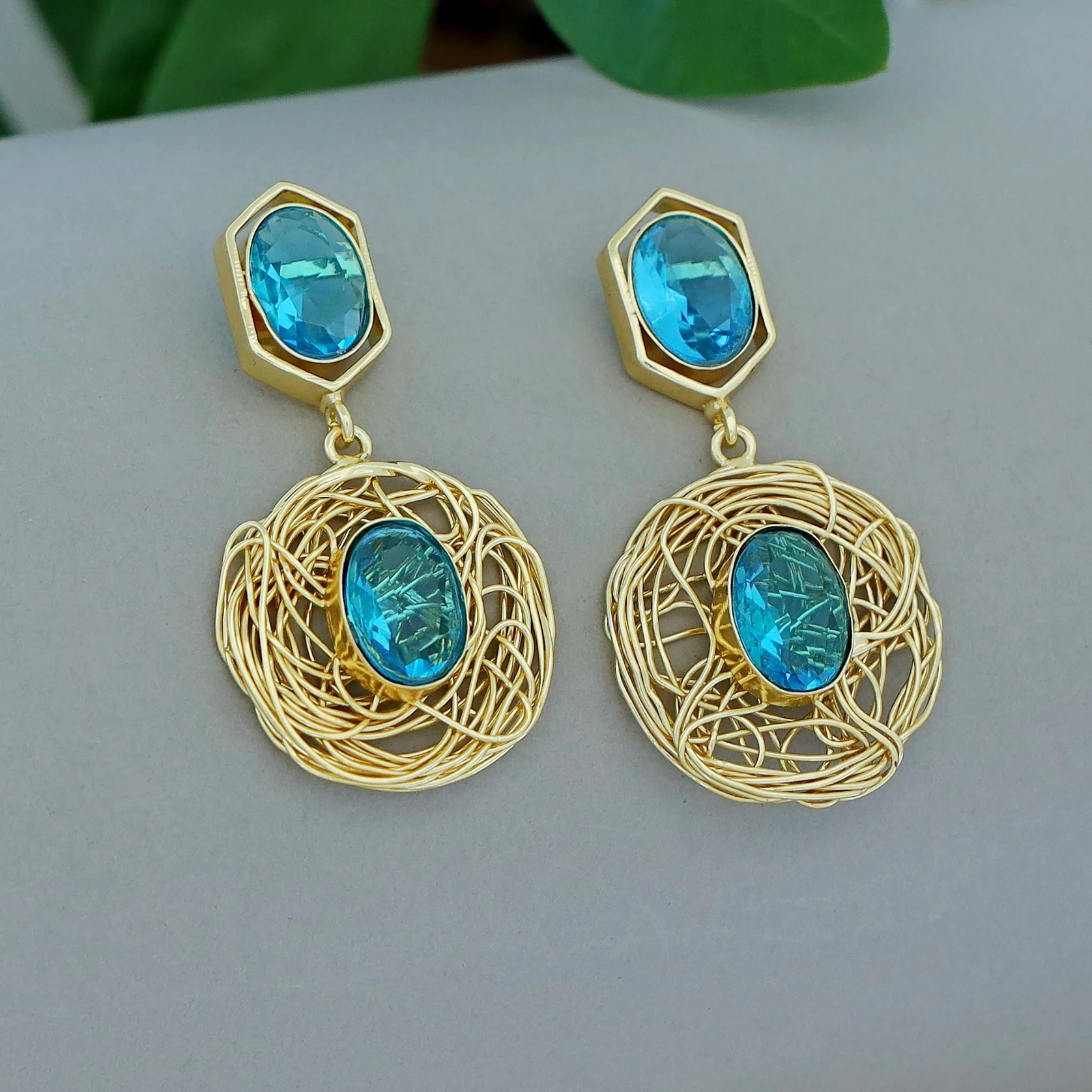 Golden Wired Dual Oval Glossy Stone Earring - Image 7