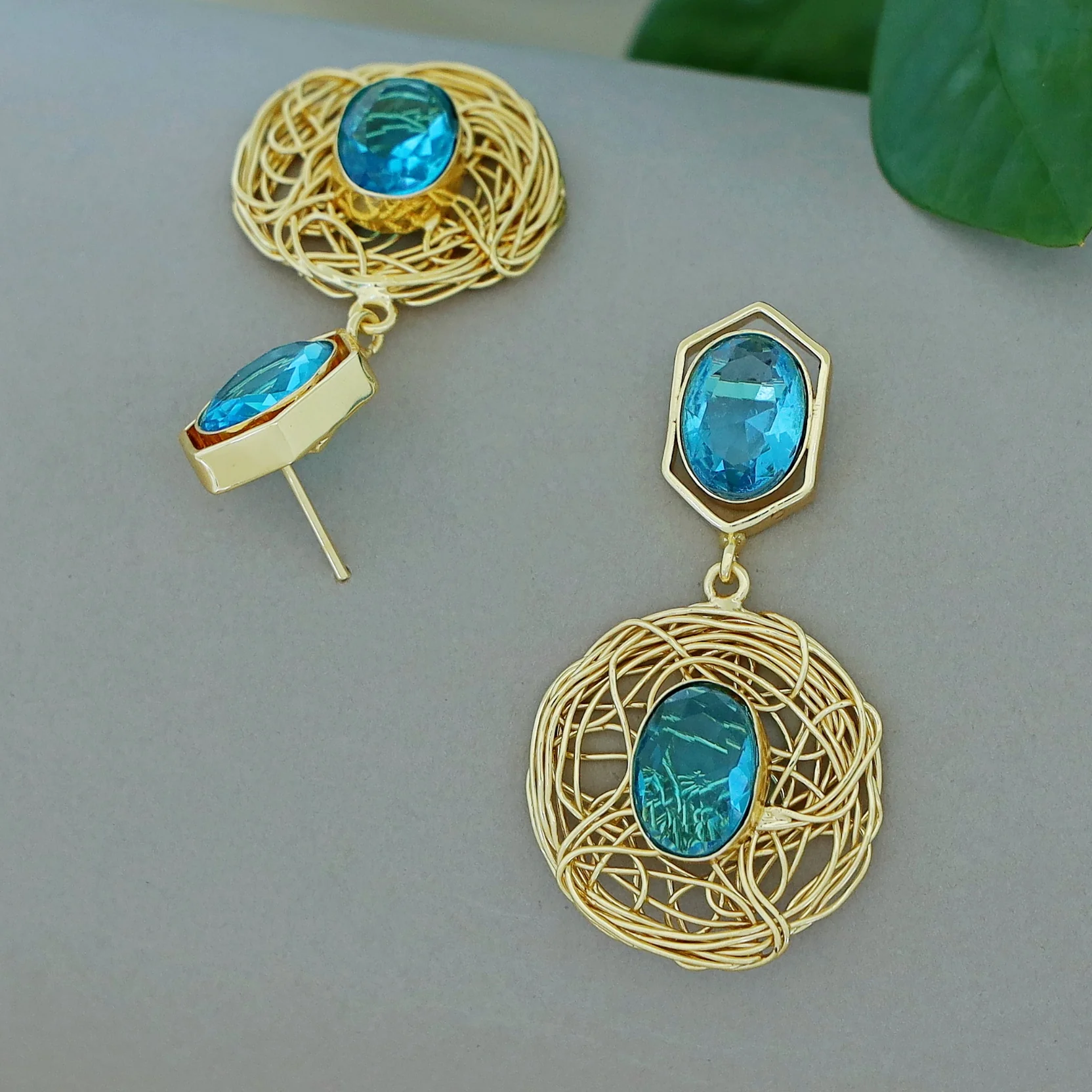 Golden Wired Dual Oval Glossy Stone Earring - Image 8