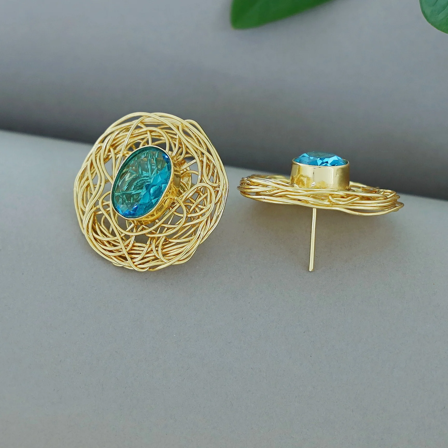Golden Wired Oval Glossy Stone Earring - Image 9