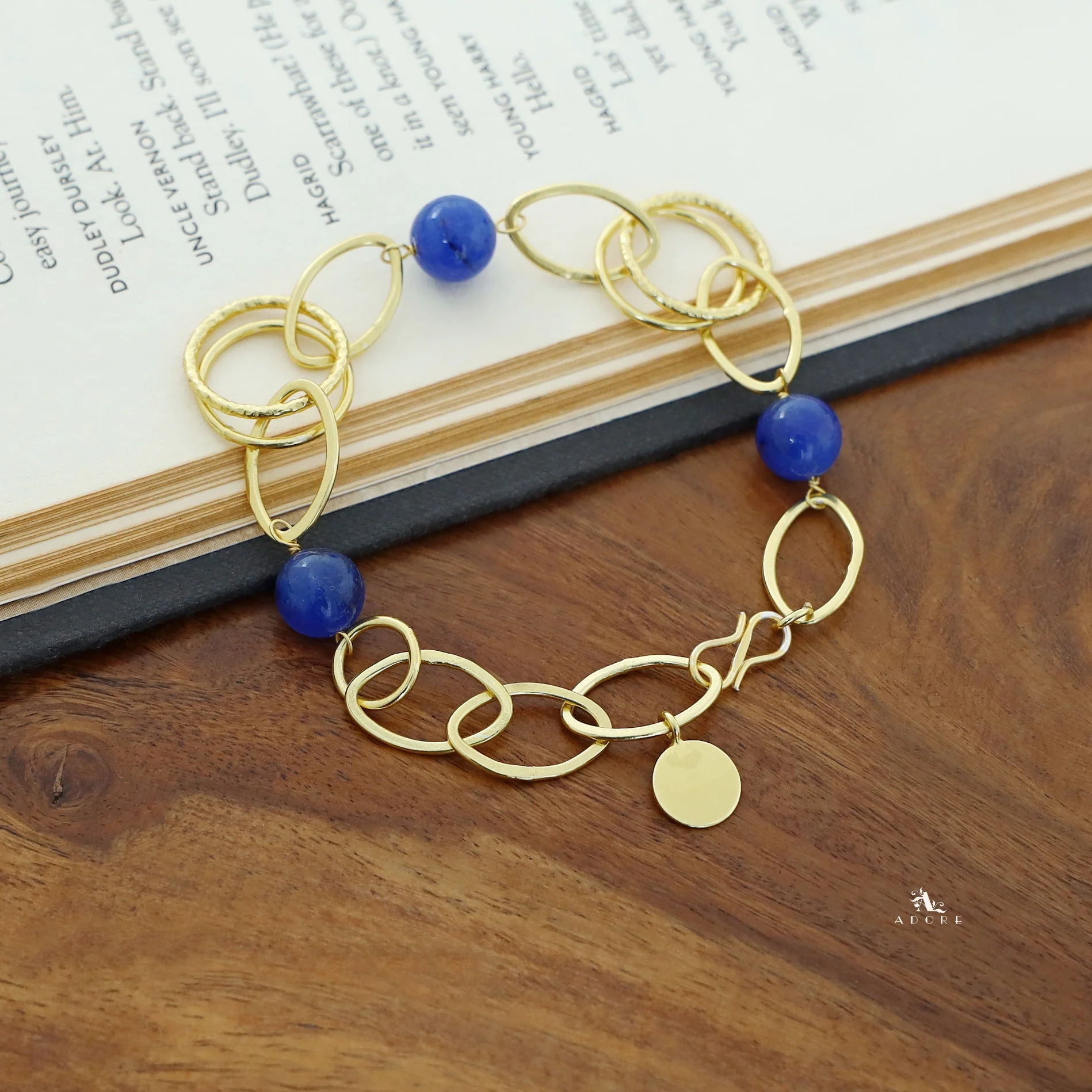 Greta Oval Circle Bracelet - Image 3