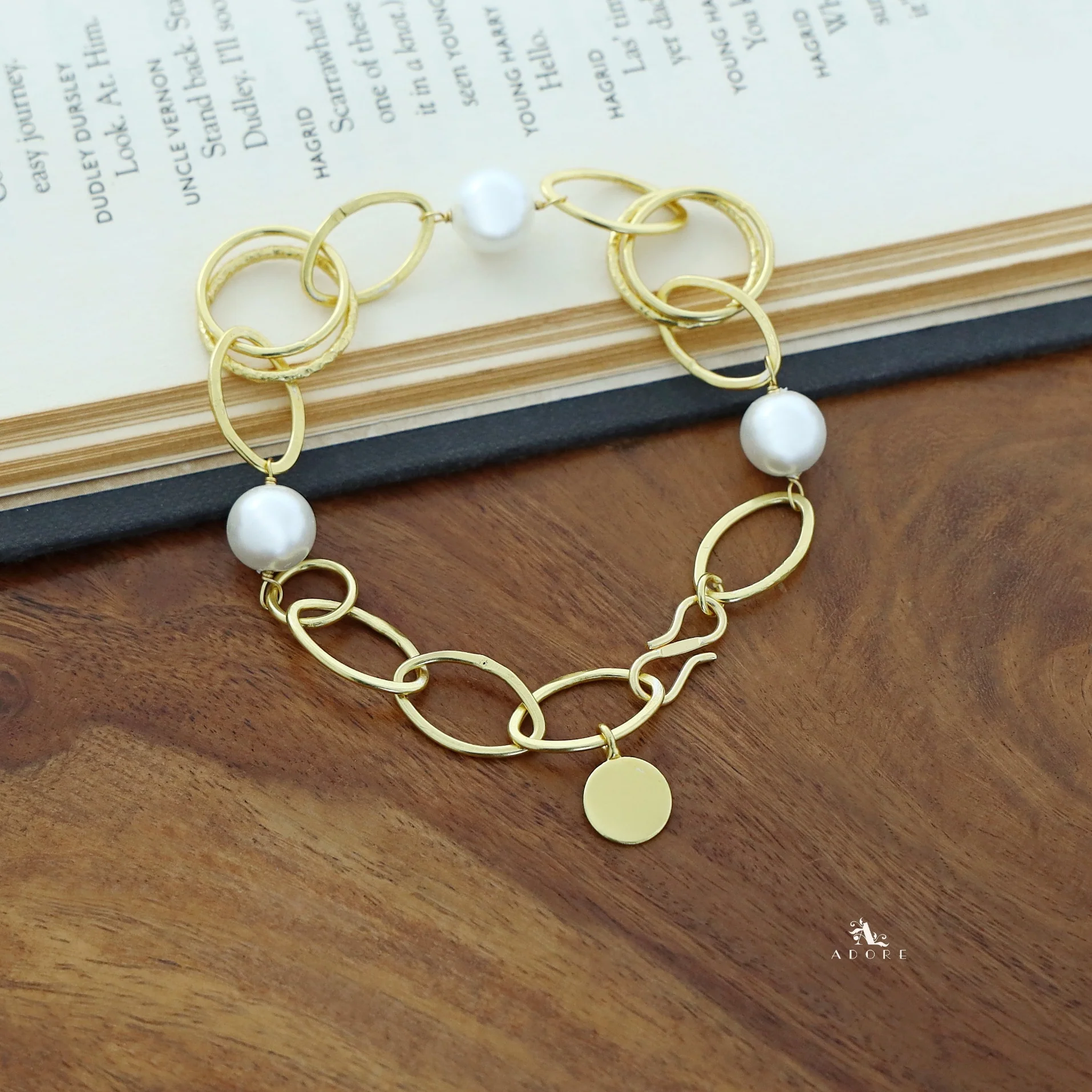 Greta Oval Circle Bracelet - Image 5