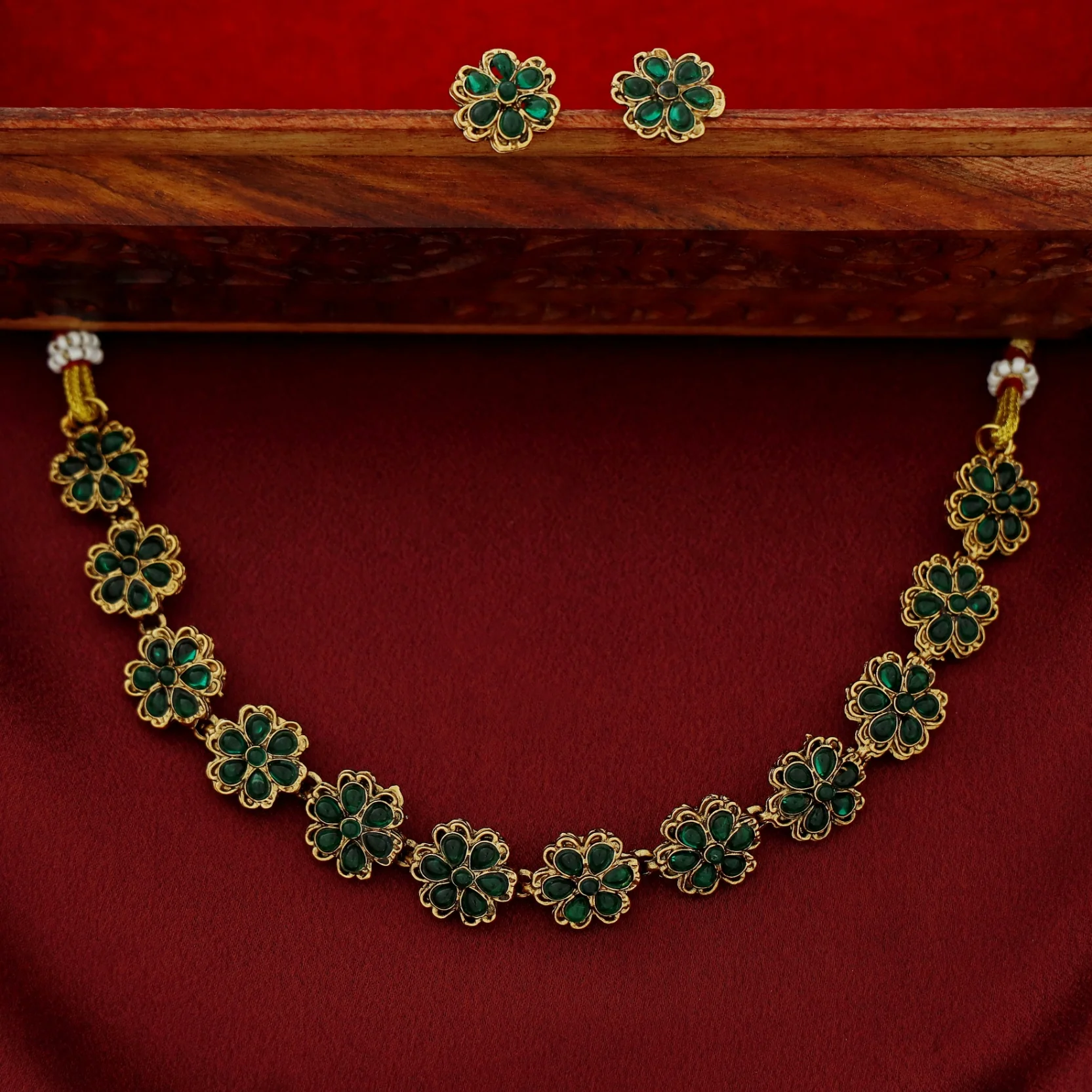 Gyanika Floral Short Neckpiece With Stud - Image 2