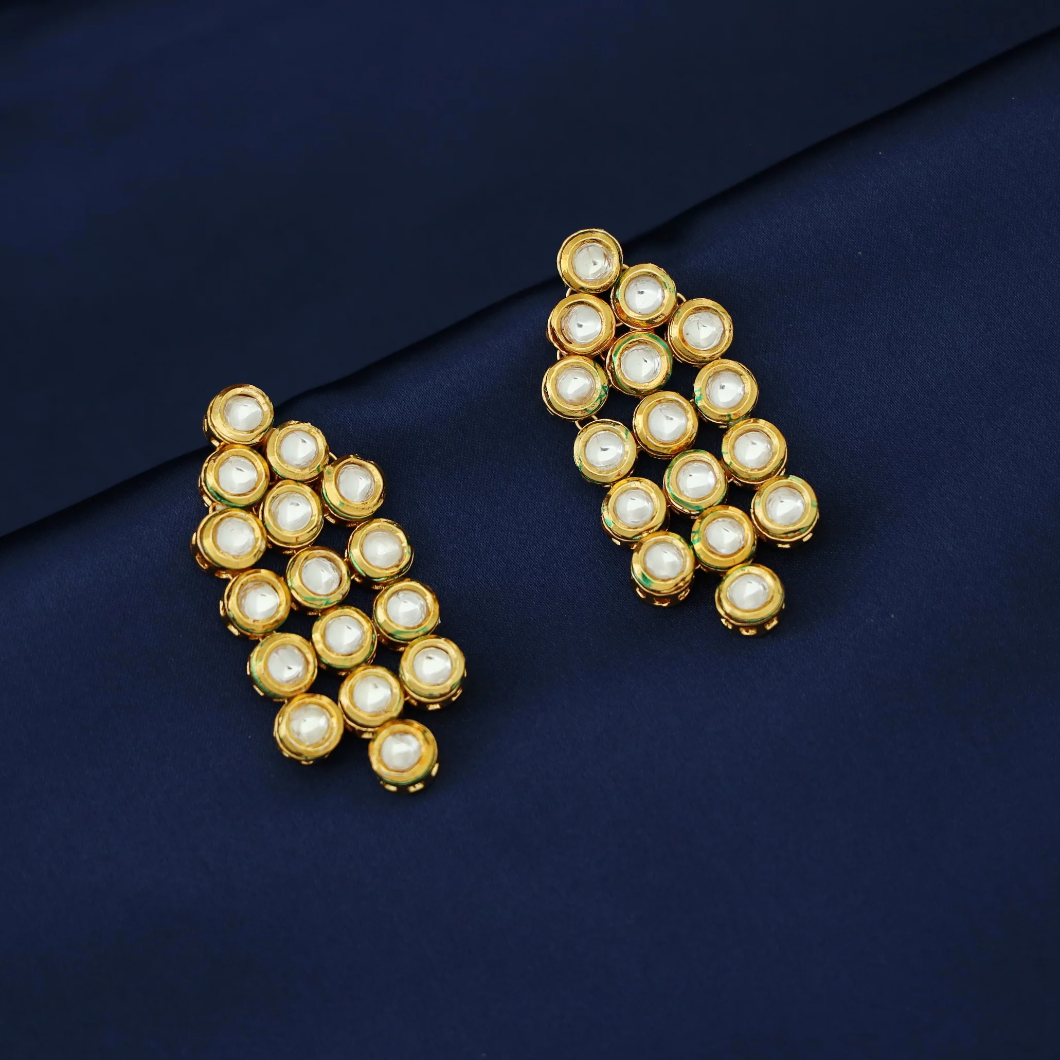 Haafiza Round Kundan Earring - Image 2