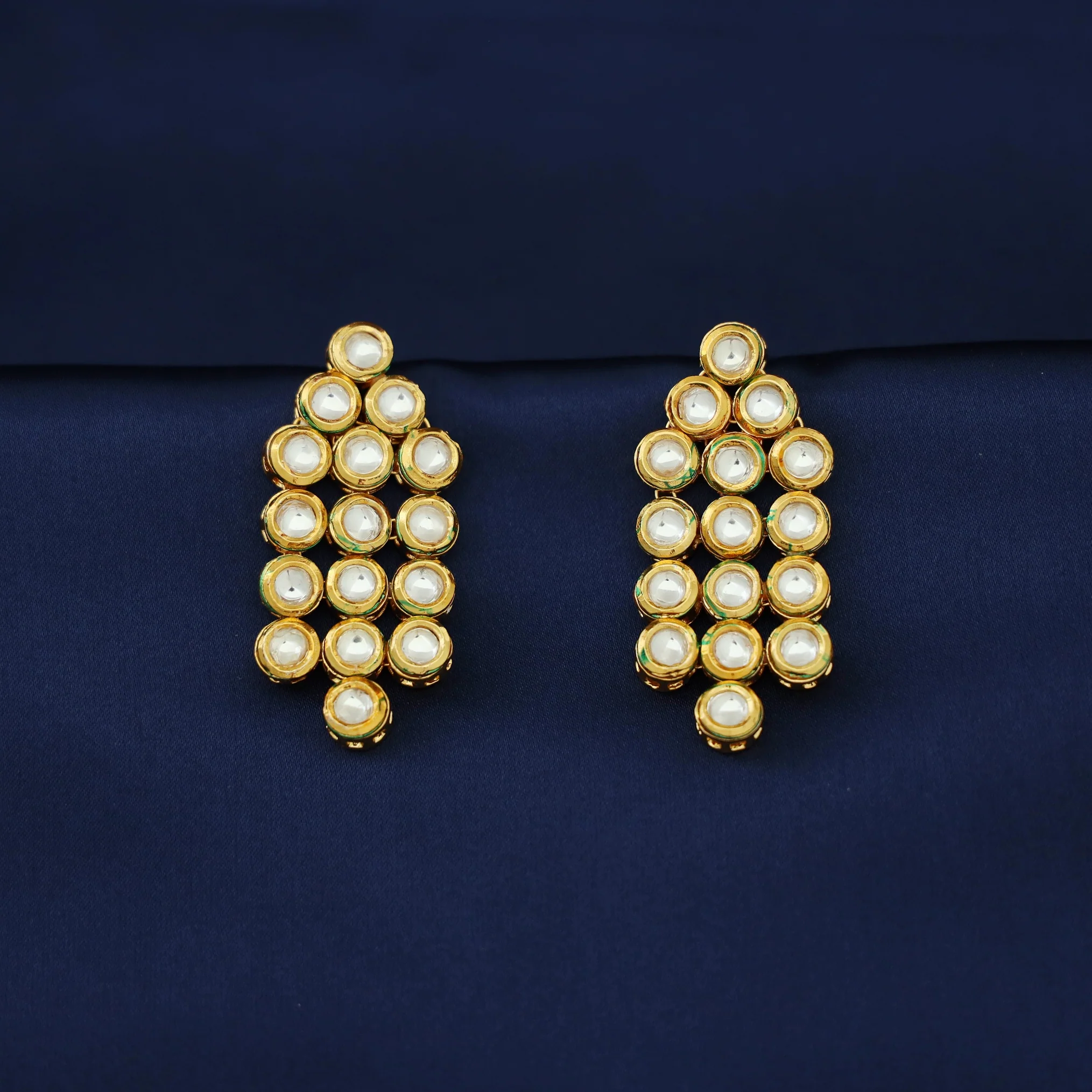 Haafiza Round Kundan Earring - Image 3