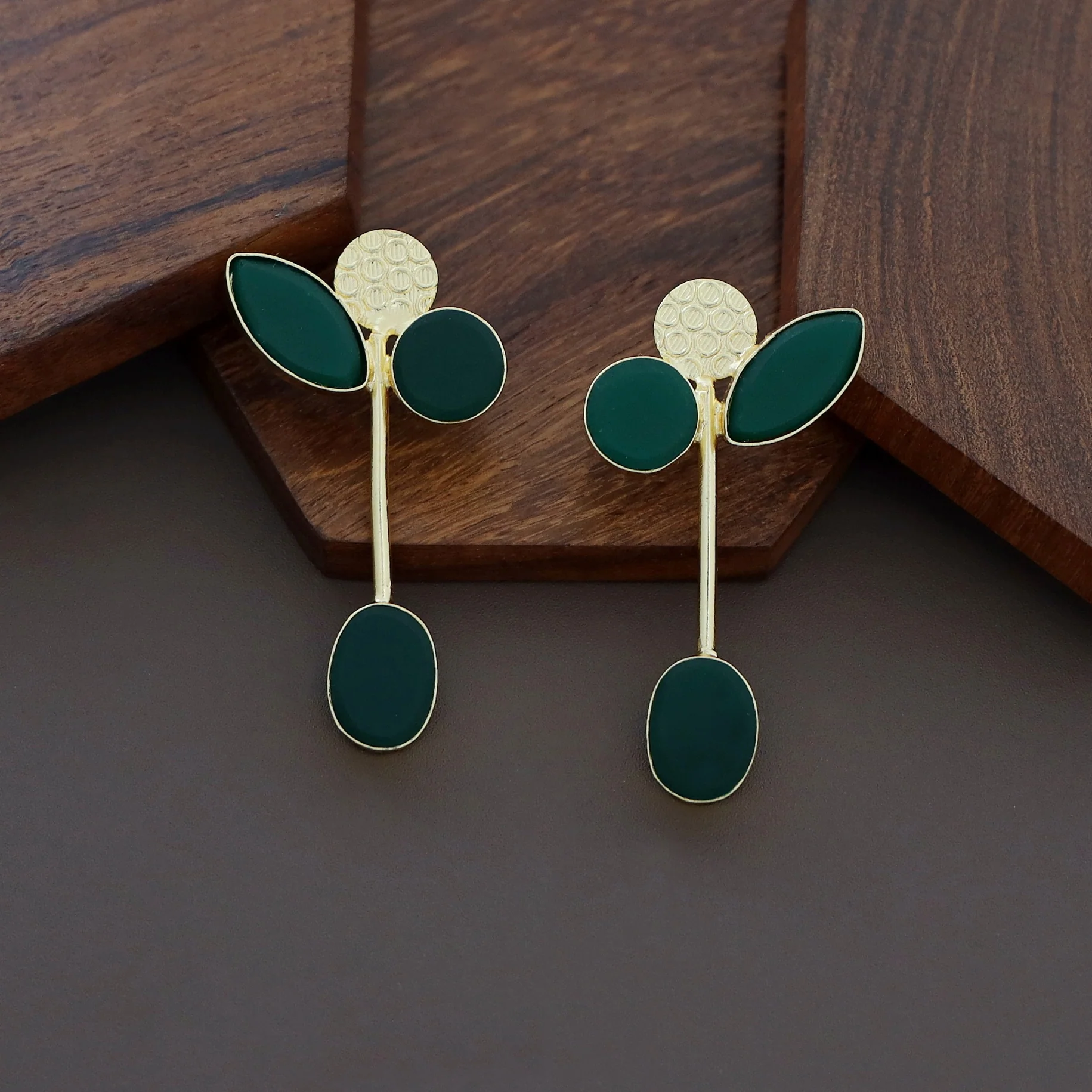 Hadassah Golden Hammered Raw Stone Earring - Image 4