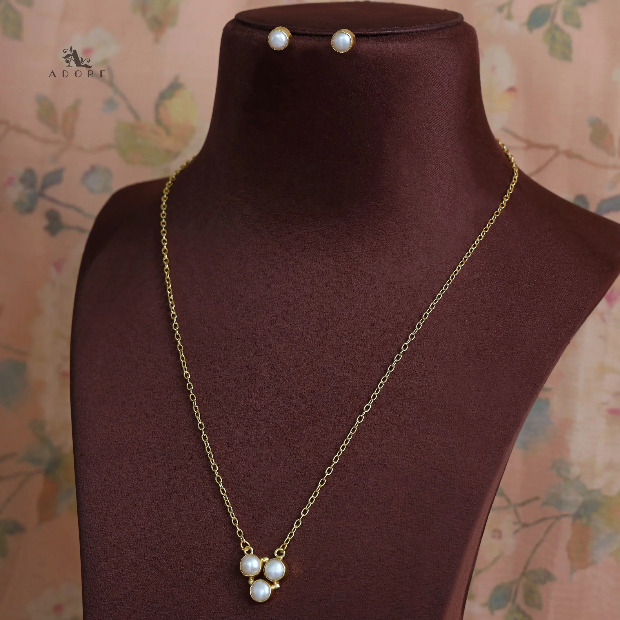 Hafa Tri Pearl Neckpiece With Stud - Image 3