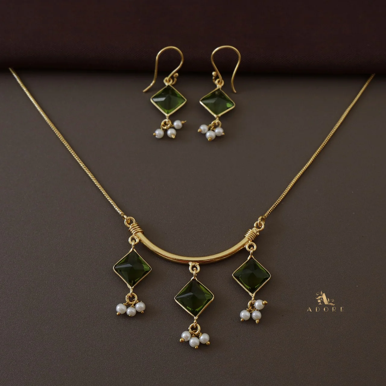 Haily Glossy Diamond Pearl Neckpiece With Drop - Image 13