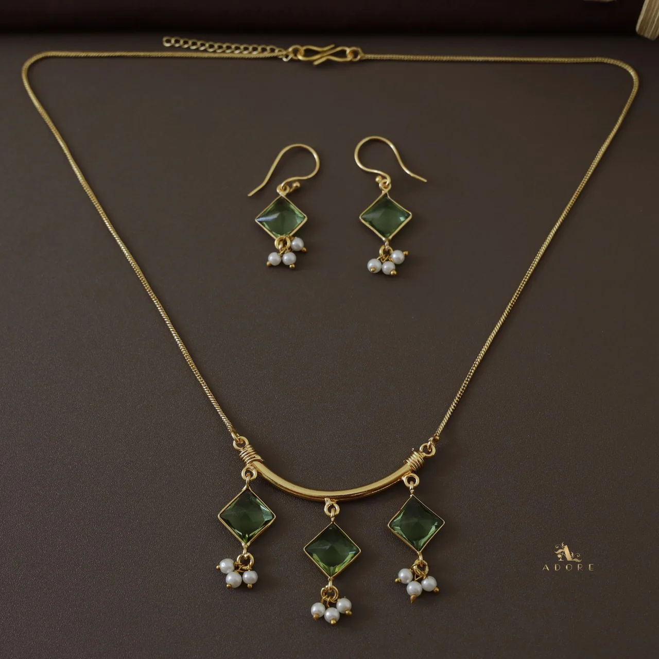 Haily Glossy Diamond Pearl Neckpiece With Drop - Image 15