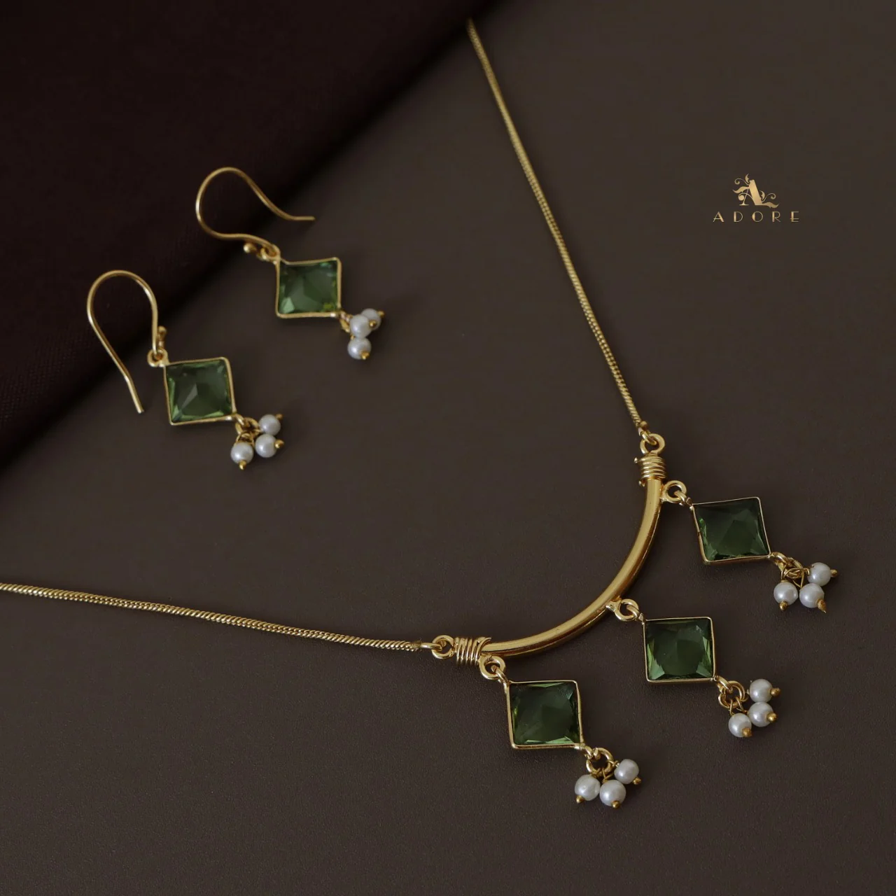 Haily Glossy Diamond Pearl Neckpiece With Drop - Image 16