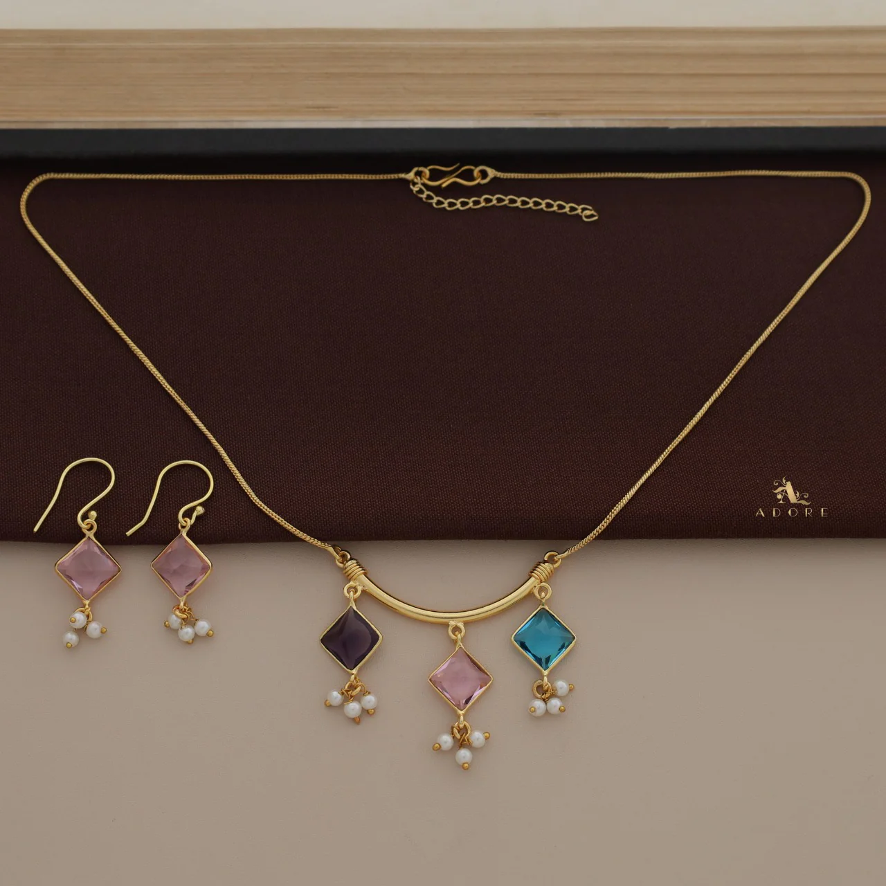Haily Glossy Diamond Pearl Neckpiece With Drop - Image 19