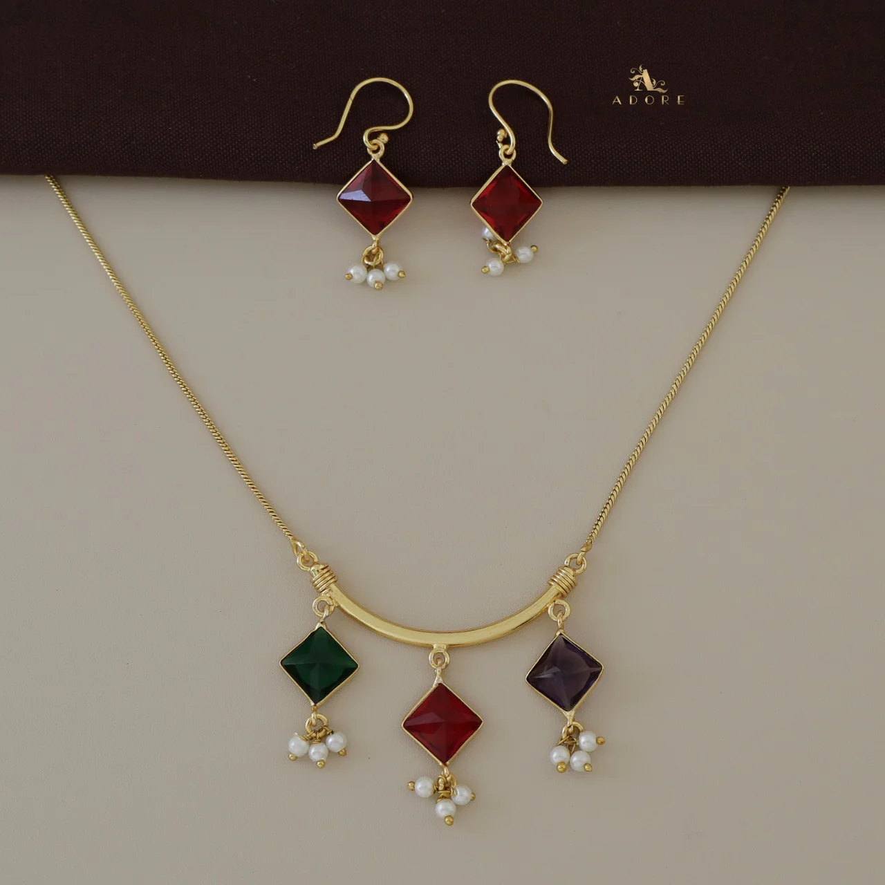 Haily Glossy Diamond Pearl Neckpiece With Drop - Image 2