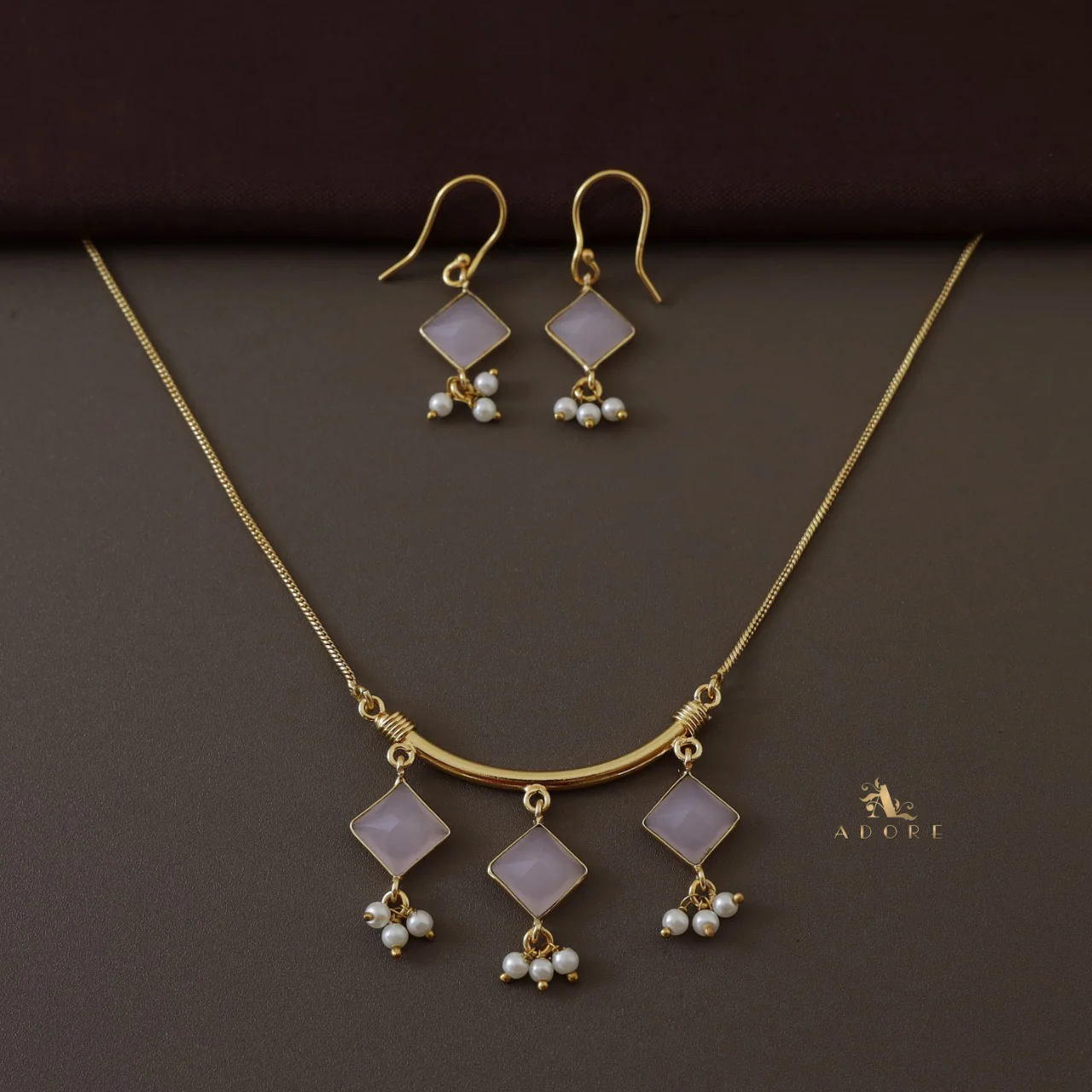 Haily Glossy Diamond Pearl Neckpiece With Drop - Image 5