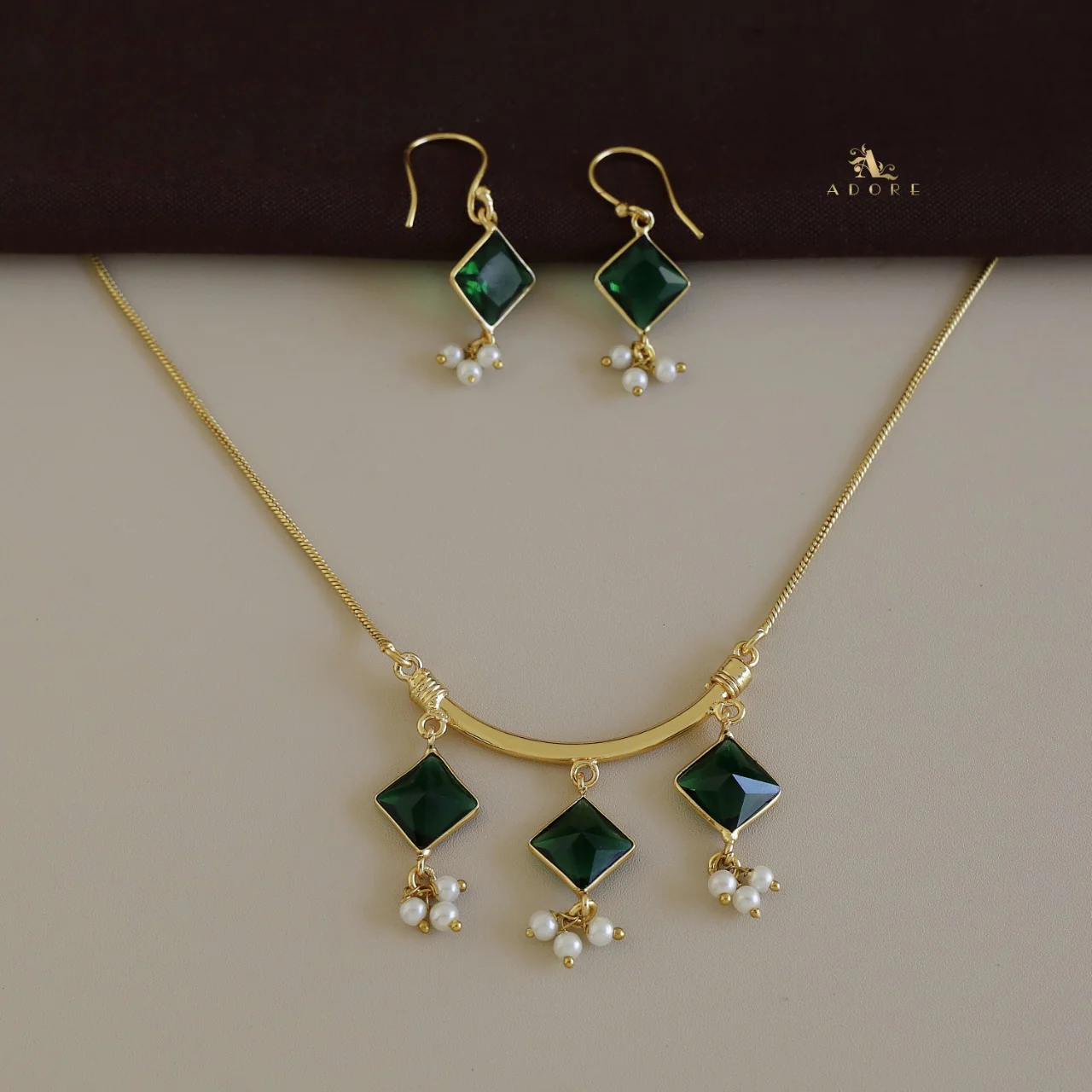 Haily Glossy Diamond Pearl Neckpiece With Drop - Image 6