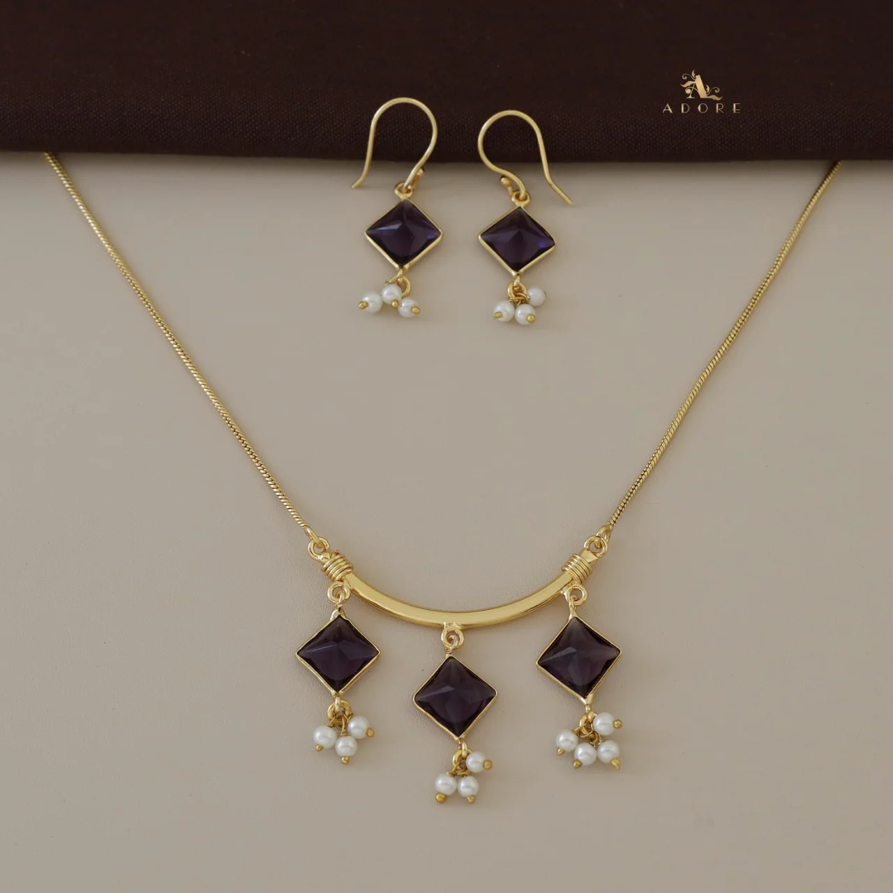 Haily Glossy Diamond Pearl Neckpiece With Drop - Image 7