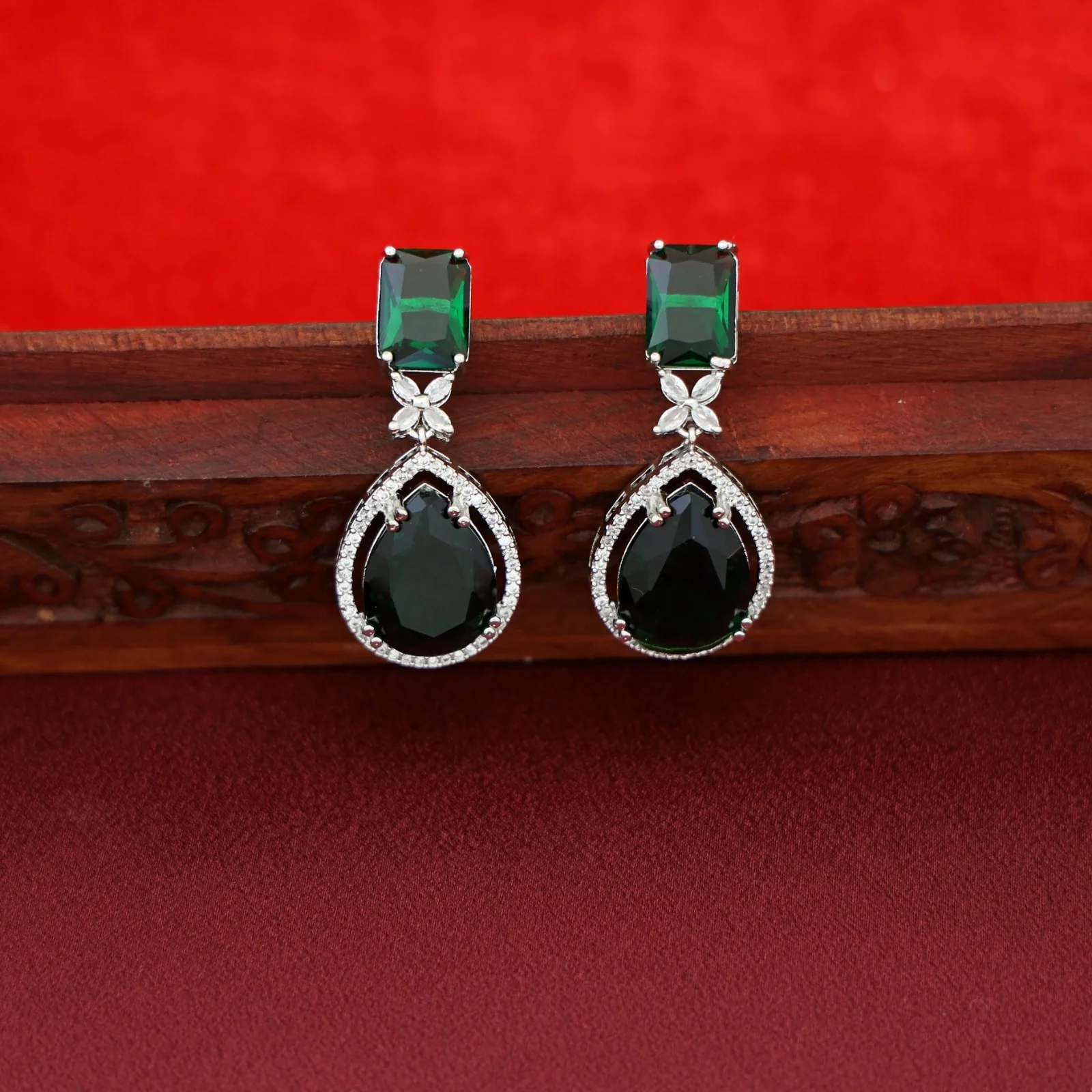 Haiza Drop Claw Glossy Stone Neckpiece With Earring - Image 6