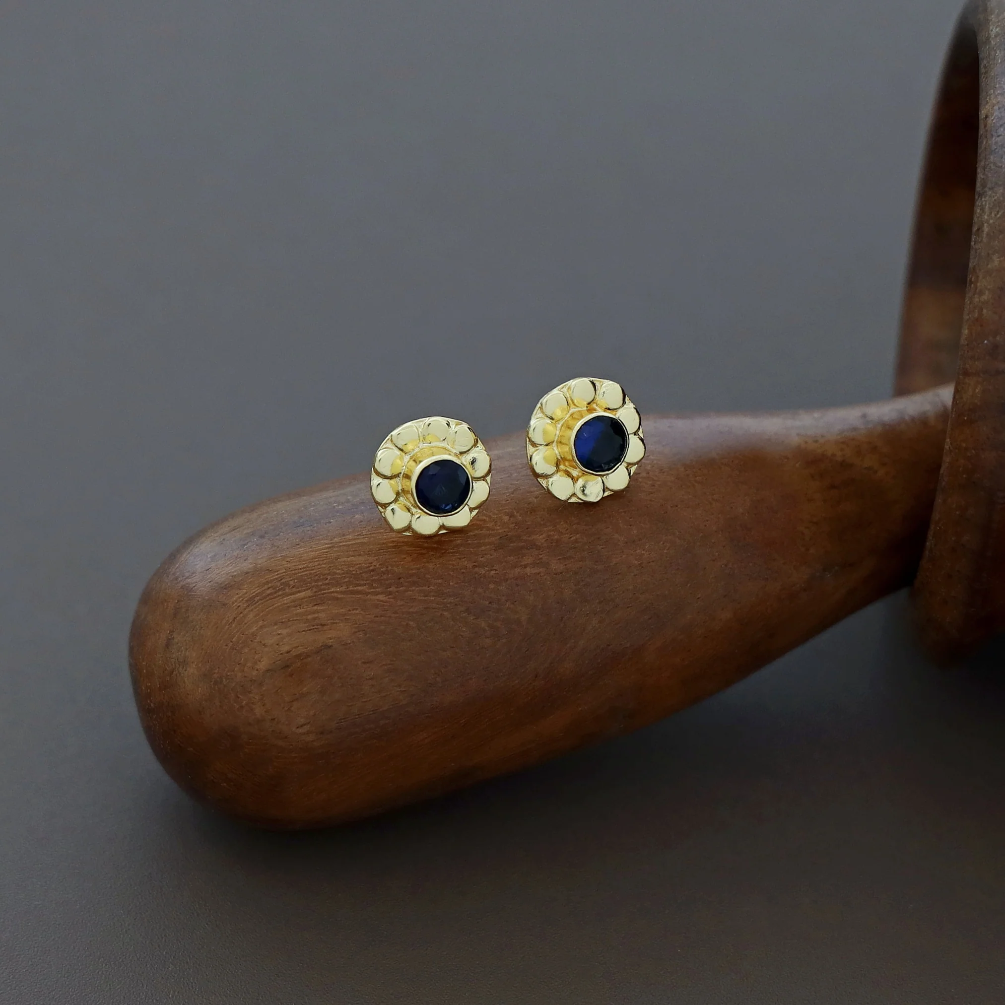 Hale Flower Glossy Round Stud (5 mm) - Image 13