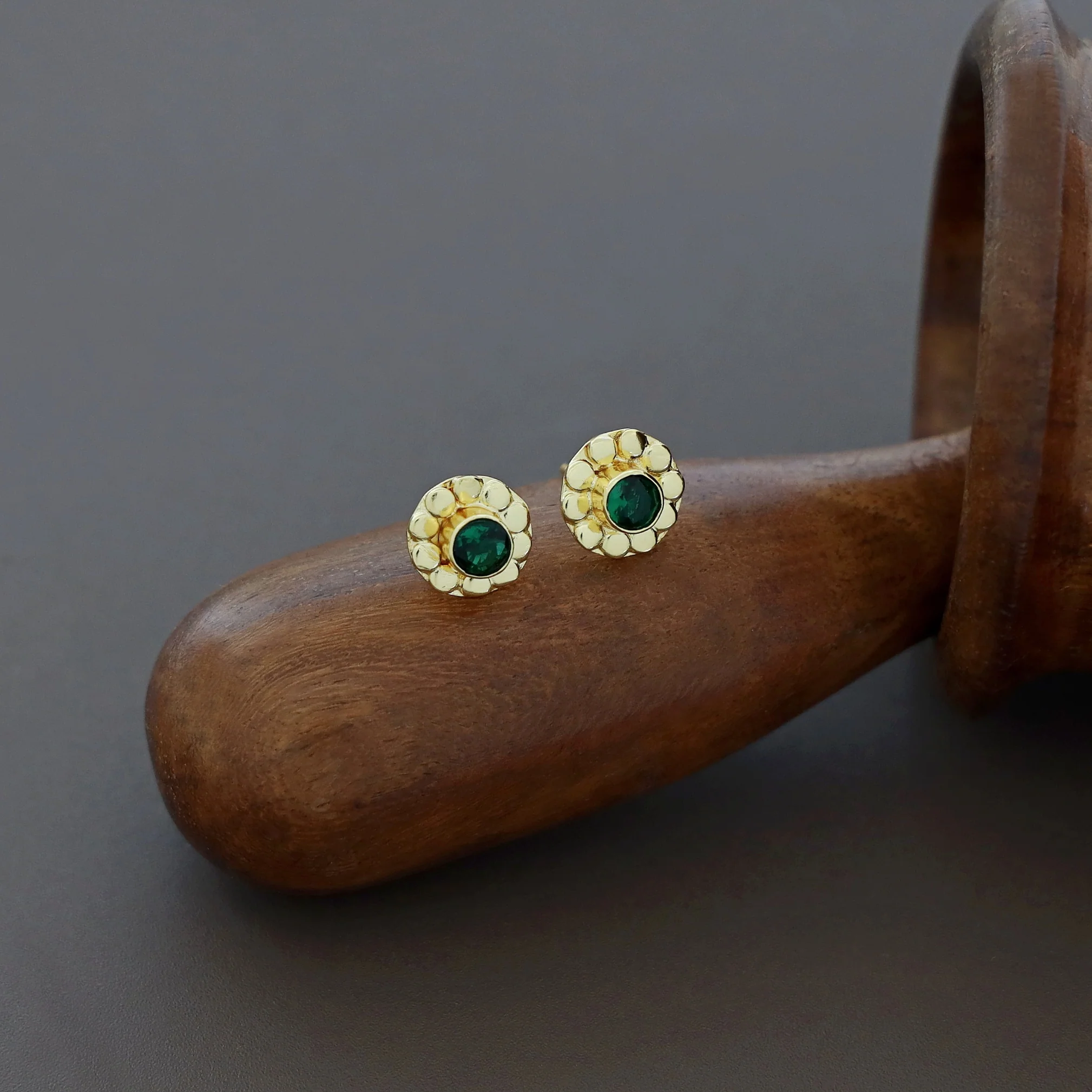 Hale Flower Glossy Round Stud (5 mm) - Image 15