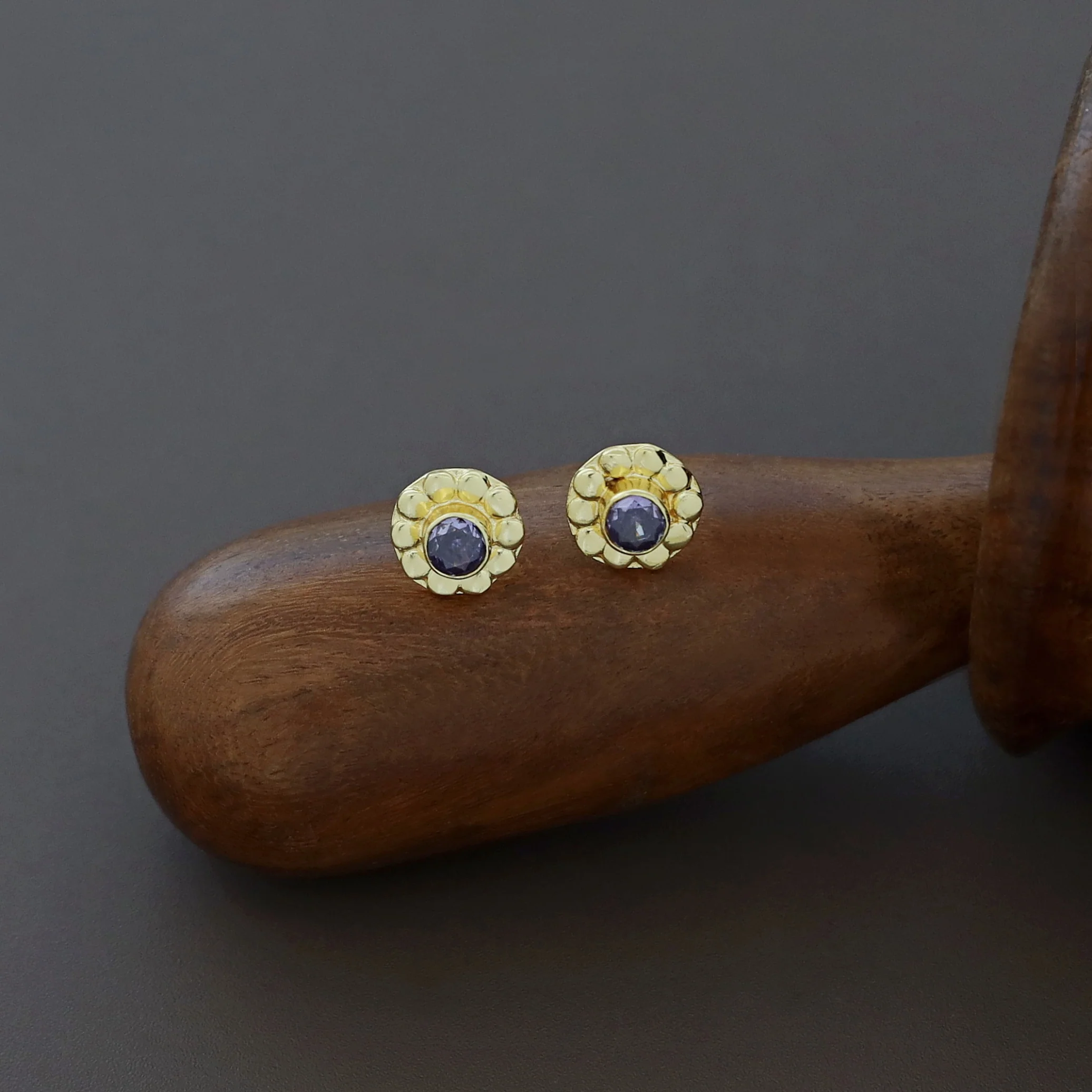 Hale Flower Glossy Round Stud (5 mm) - Image 2